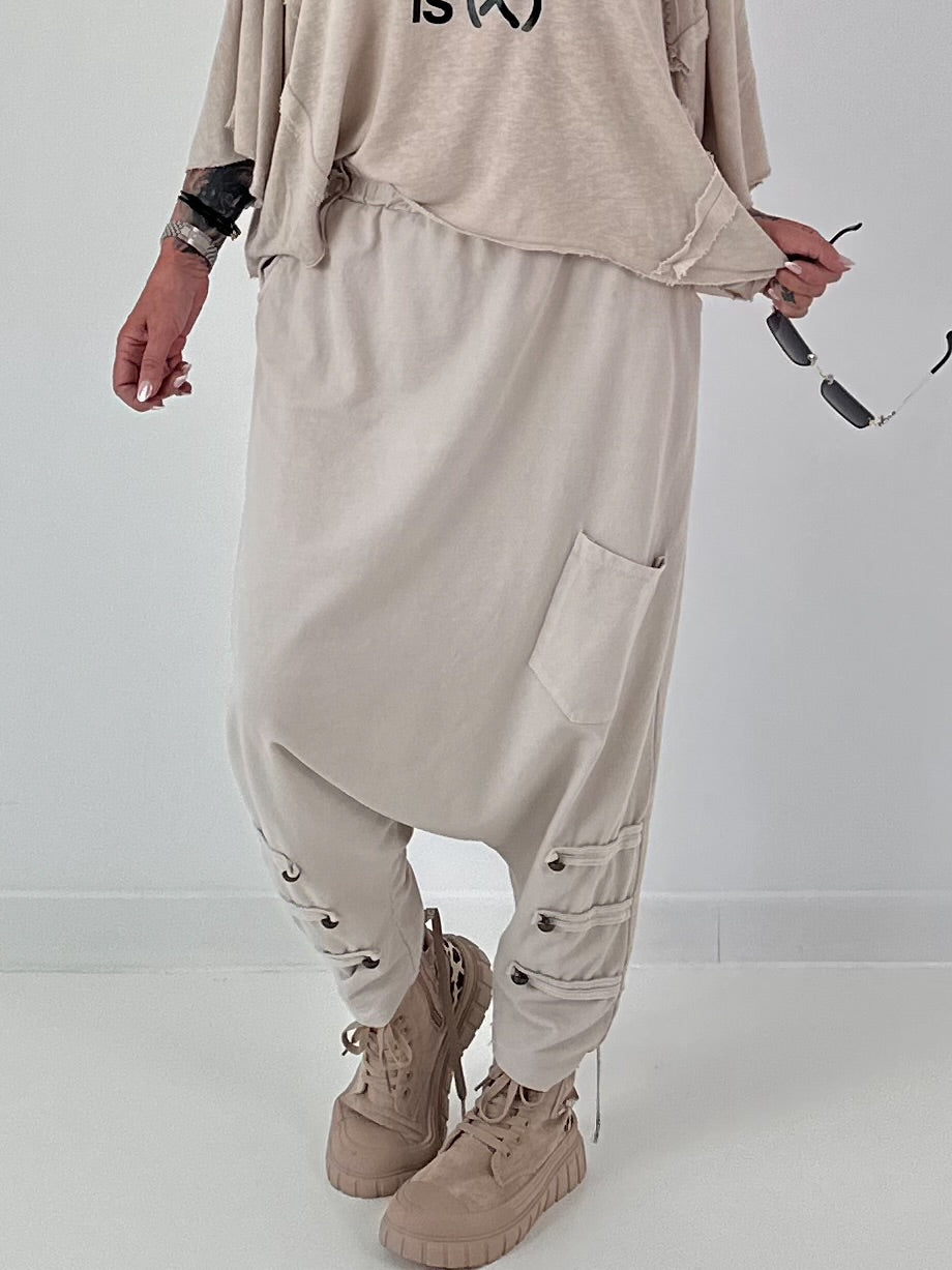Haremhose mit Knopfdetails - beige
