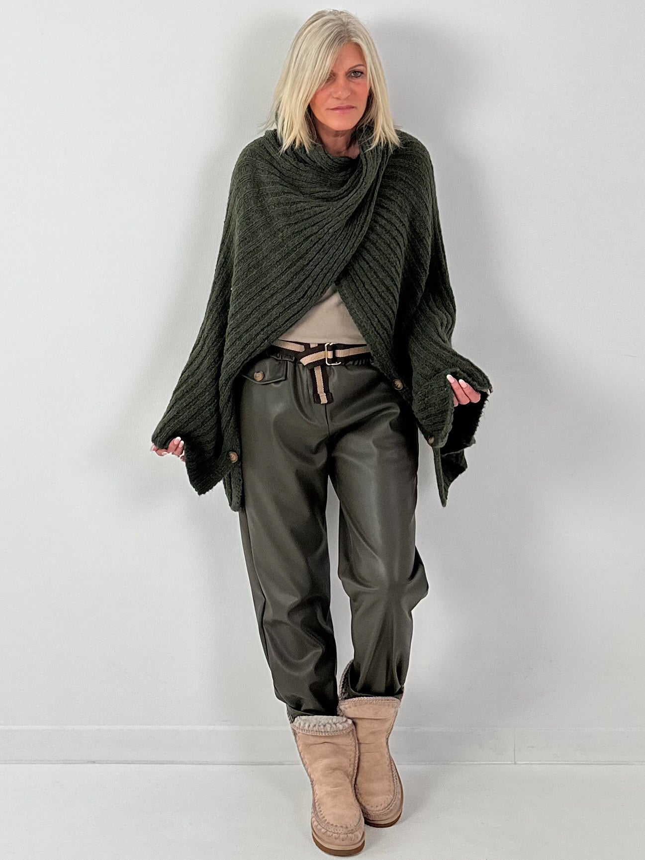 Poncho sweater model "Soul Warmer" - olive