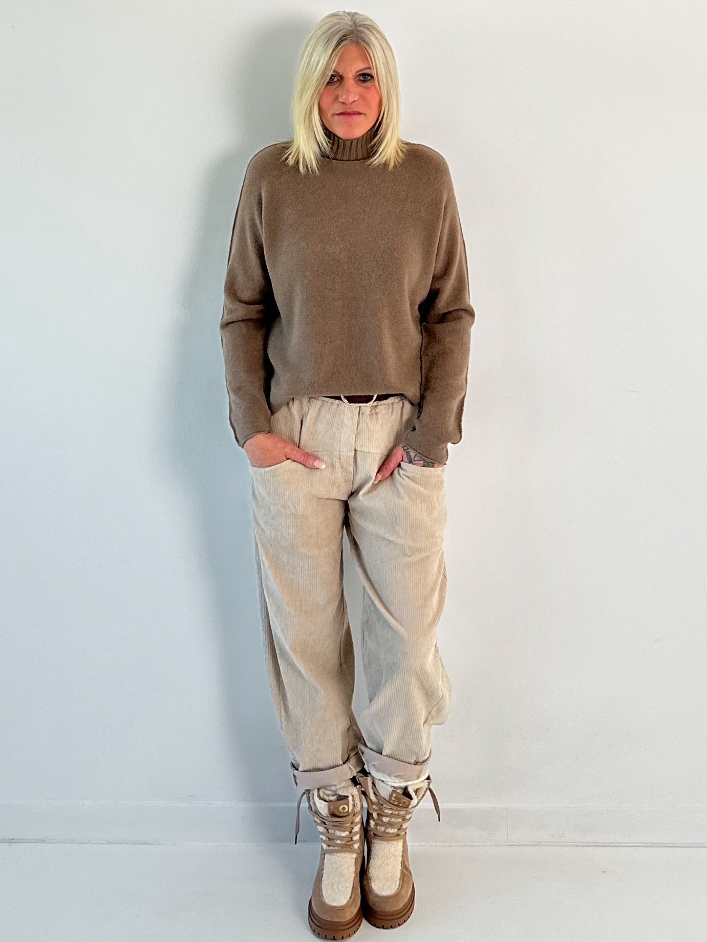 Trui model "Minimal Chic" - taupe