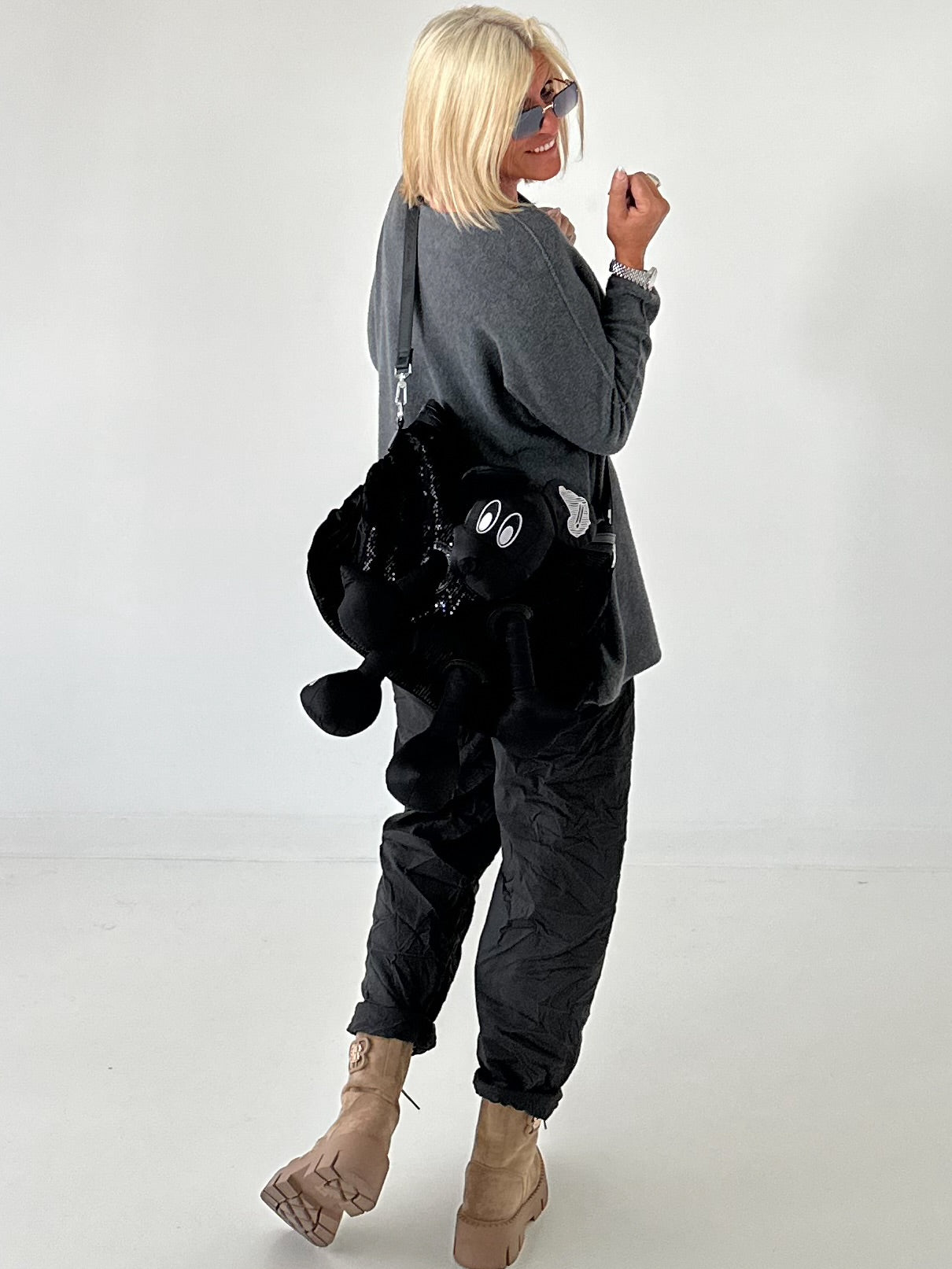 Weicher oversized Basic Pullover - anthrazit