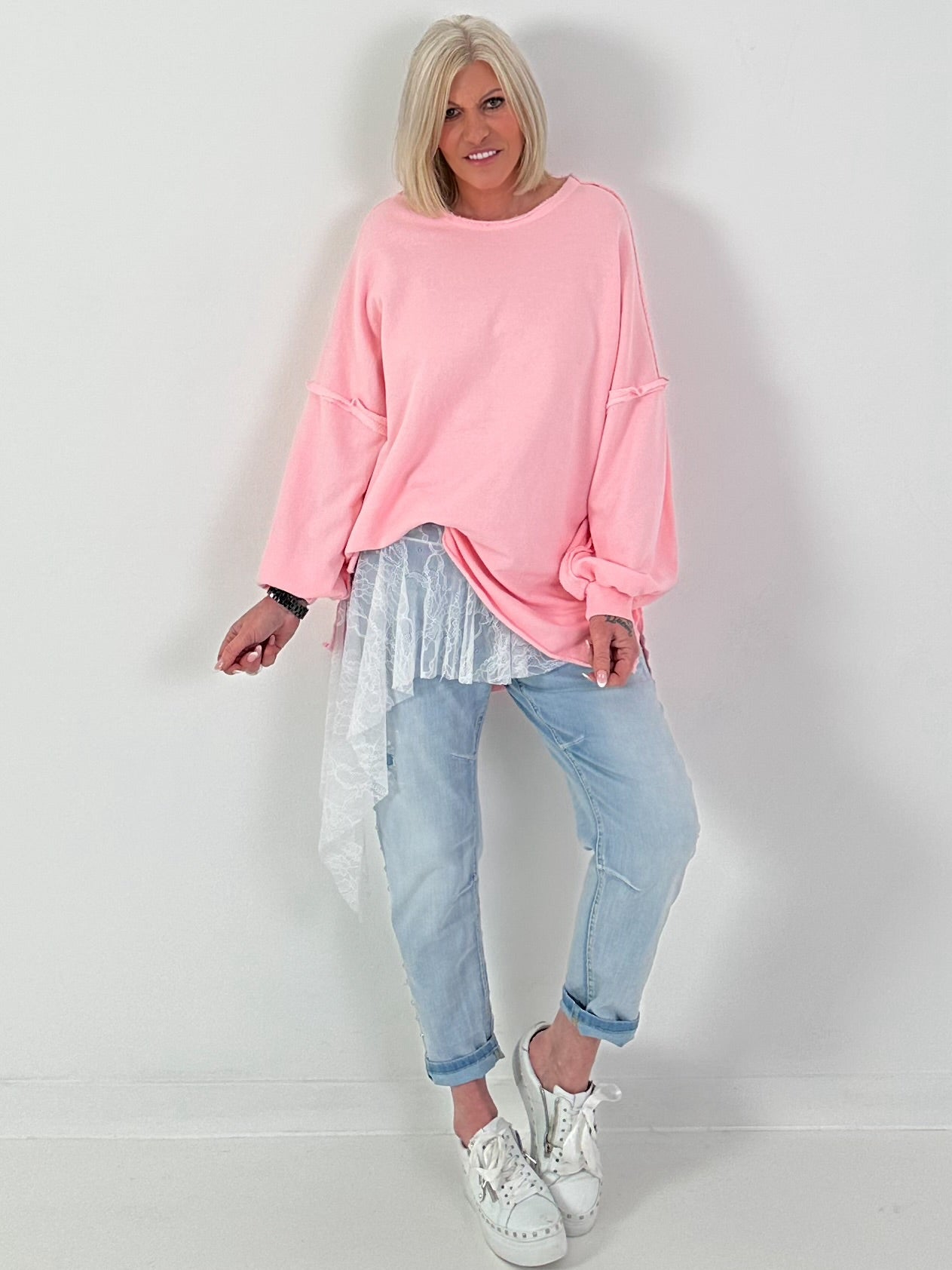 Boyfriend Jeans mit silbernen Nieten - light-denim