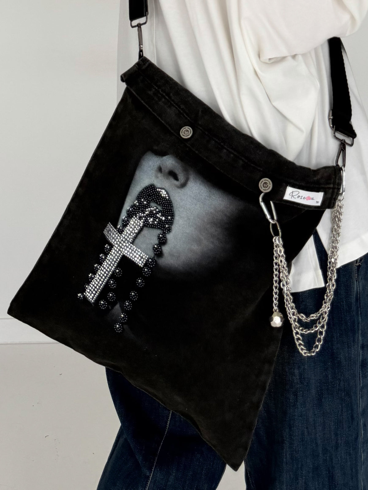 Denim-Bag mit Strassmotiv Woman & Cross - used-black