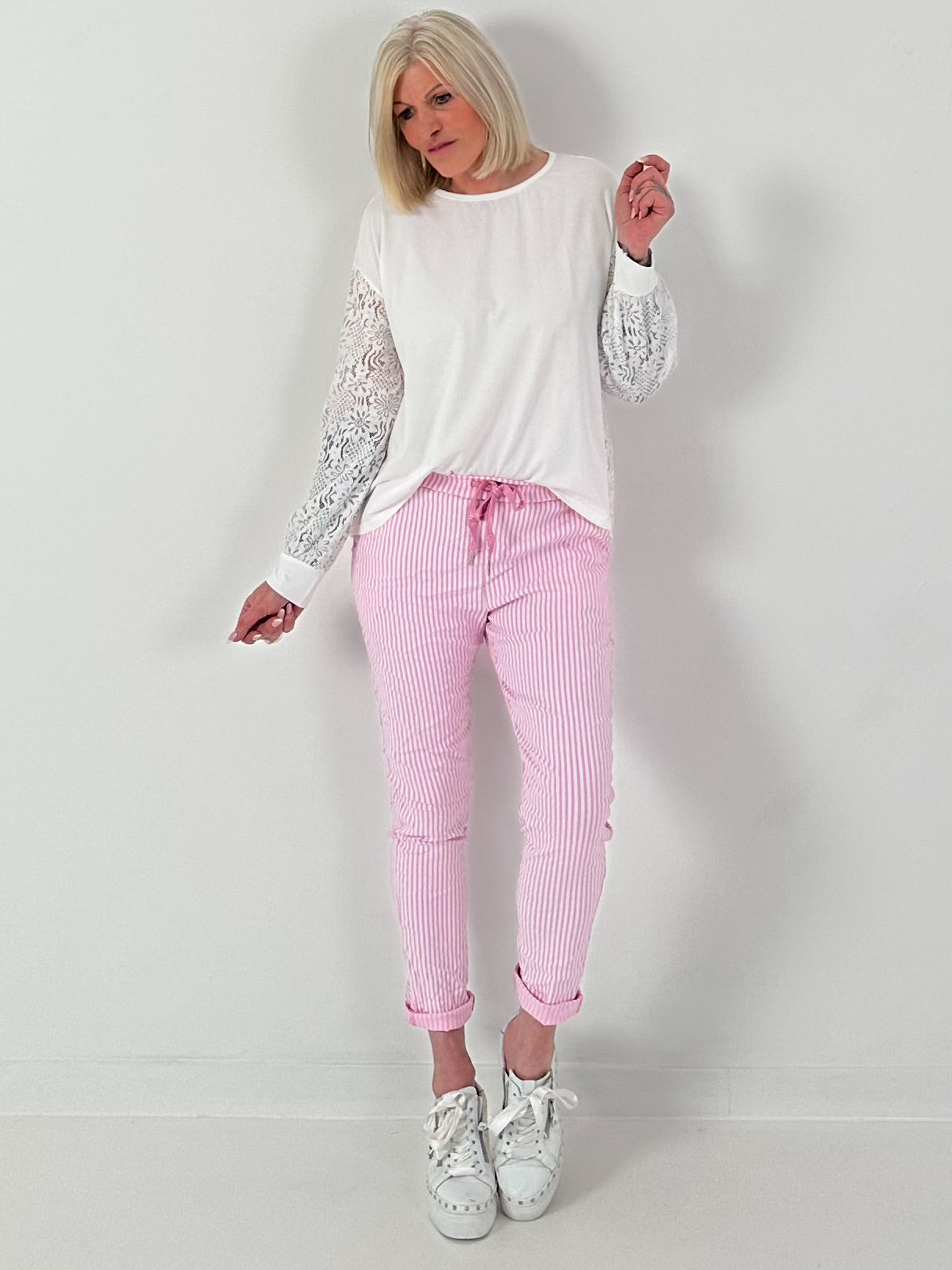 Shirt mit Spitzeneinsätzen - weiss