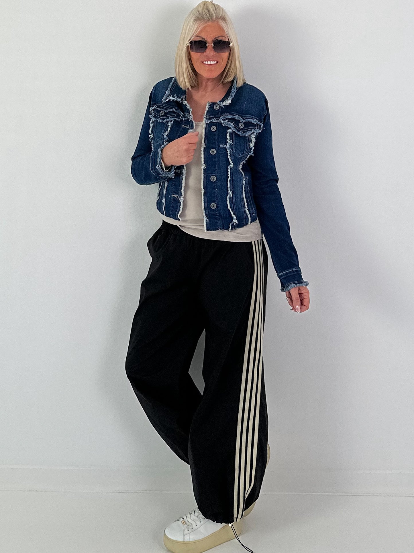 Pants with elastic waist - black