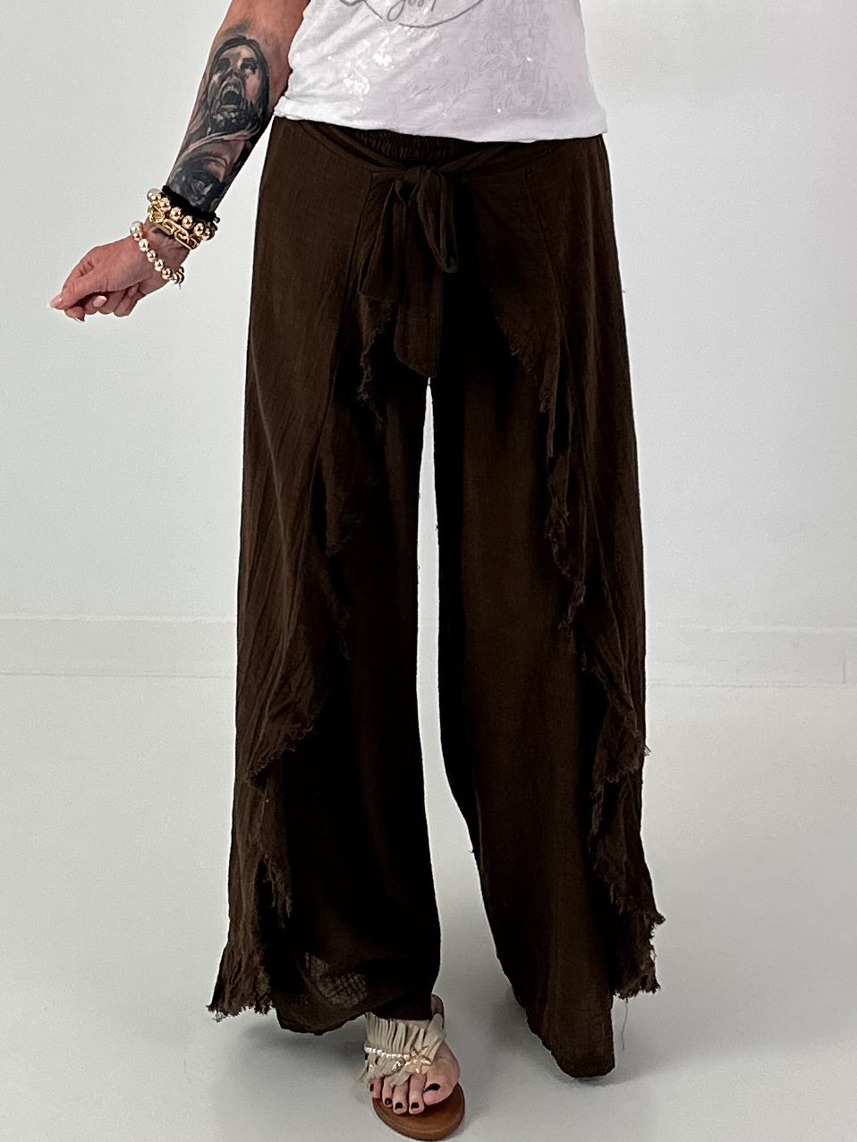 Wide-leg trousers with tie frill - chocolate