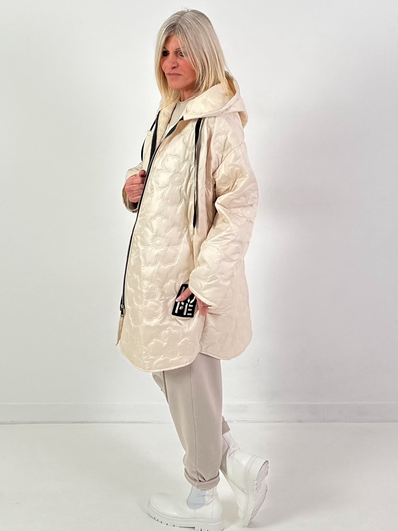 Mantel Modell "Flower Hope" - beige