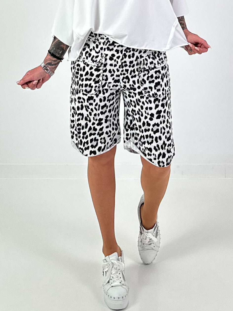 Sweat Short Leo mit Nieten - schwarz-weiss