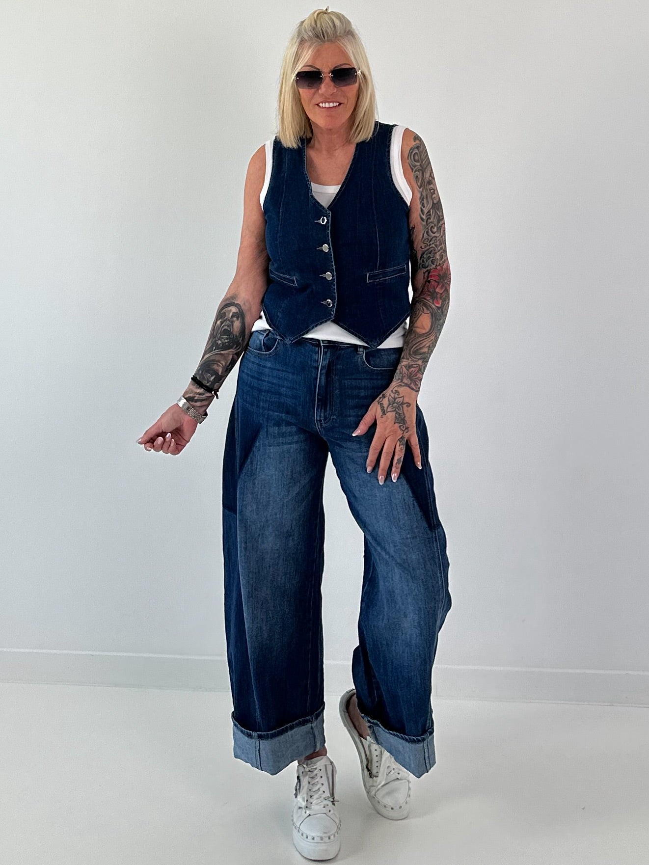Denim vest with silver buttons
