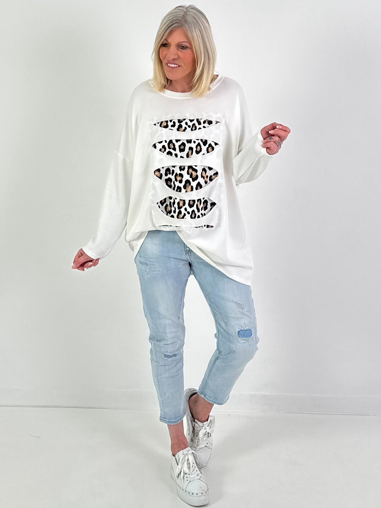 Sweater with cut-outs - white