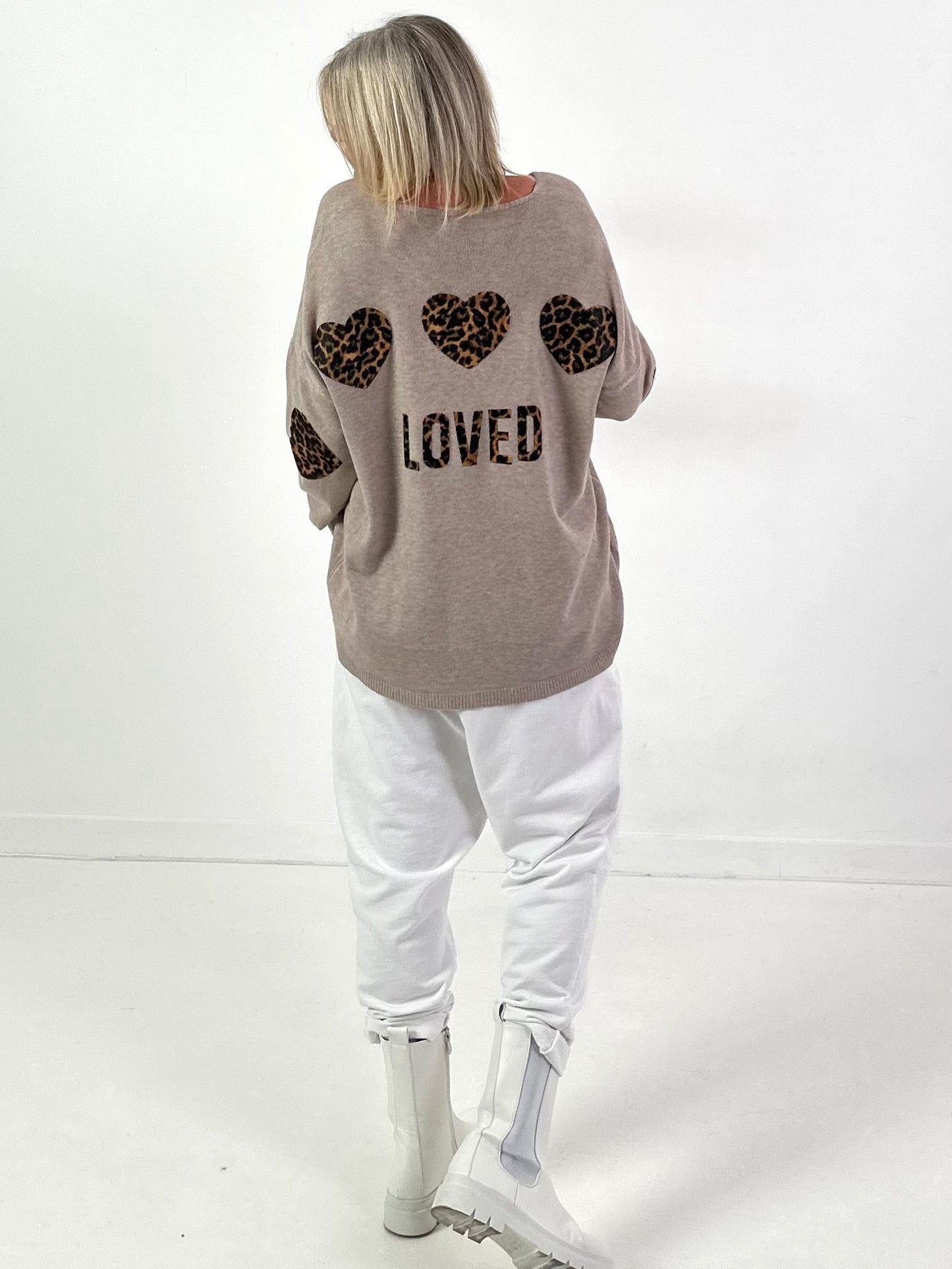 Strickpullover Modell "Loved Edition" - beige ( lieferbar ab ca. 09.12.25)