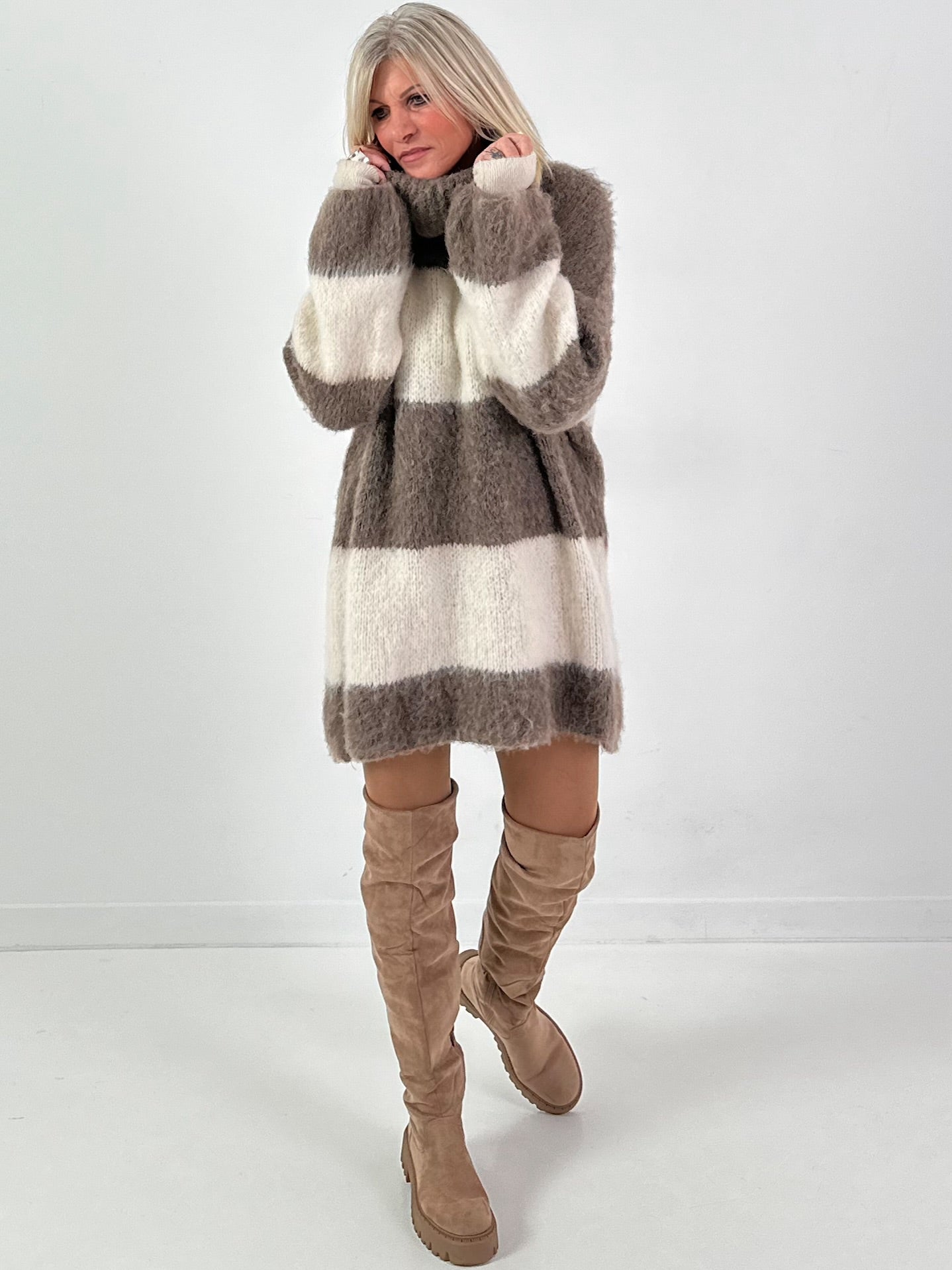 Lange trui/jurk model "Velvet Flow" - beige-taupe