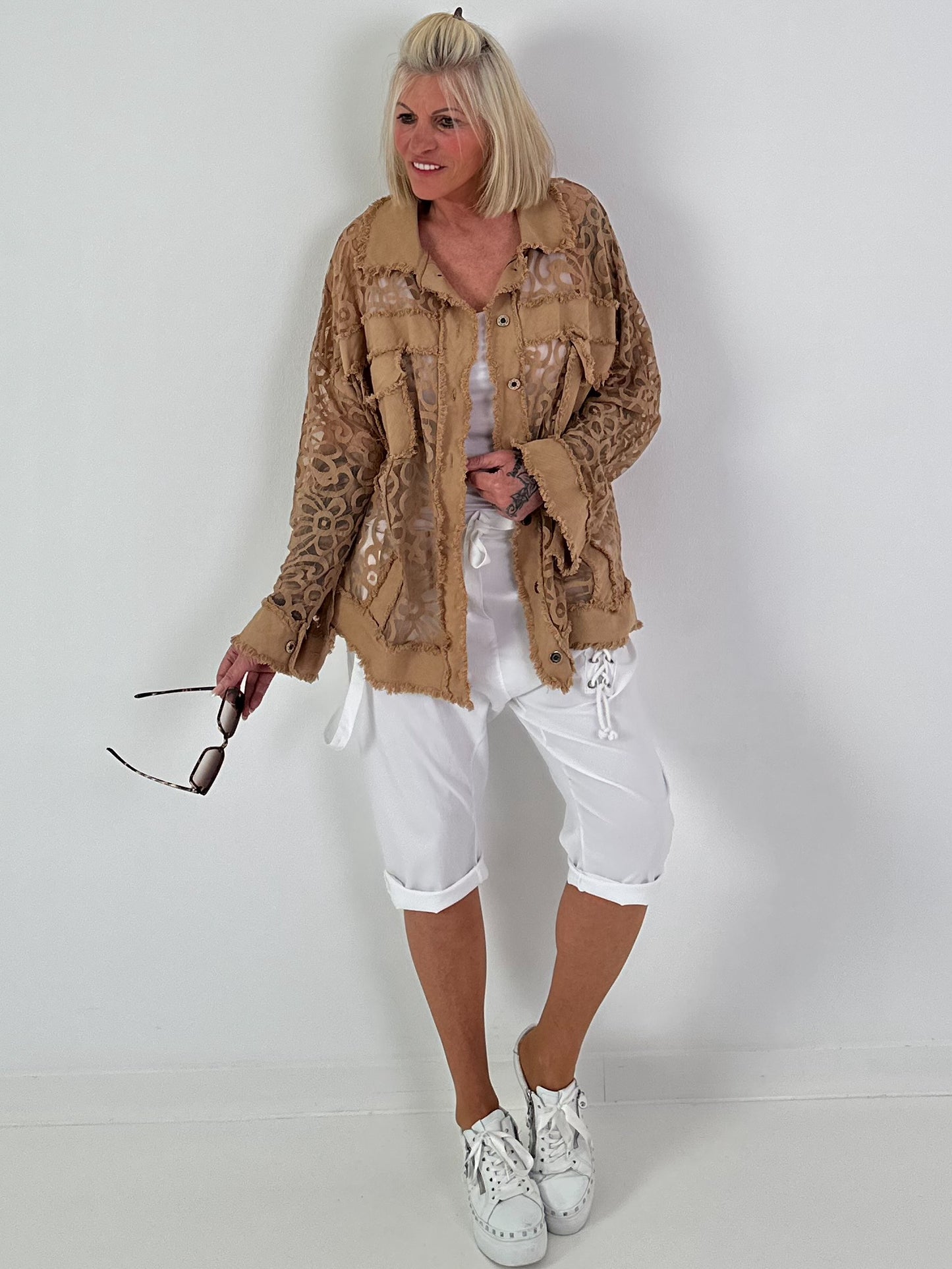 Jeansjacke mit floralem Netzeinsatz - camel ( lieferbar ab 26.05.26)