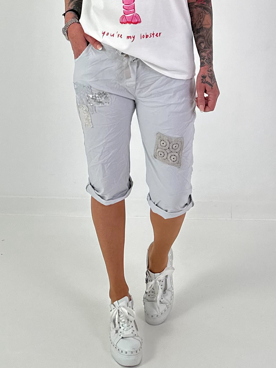 Shorts with patches - light grey