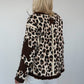 Sweatshirt mit All Over Leo-Print und trendigen Sternelementen - beige