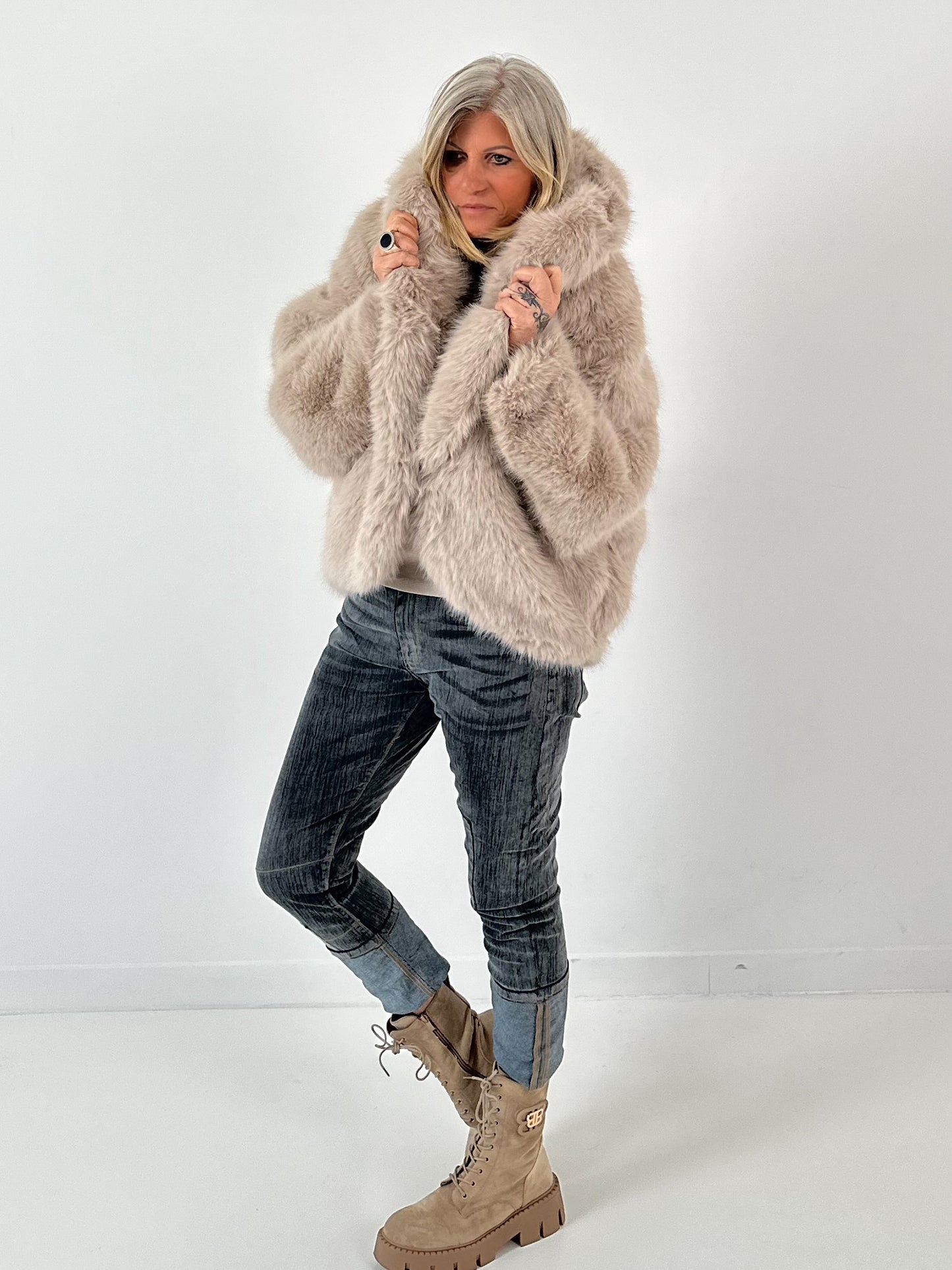 Bontjas model "Cloud Nine" - beige