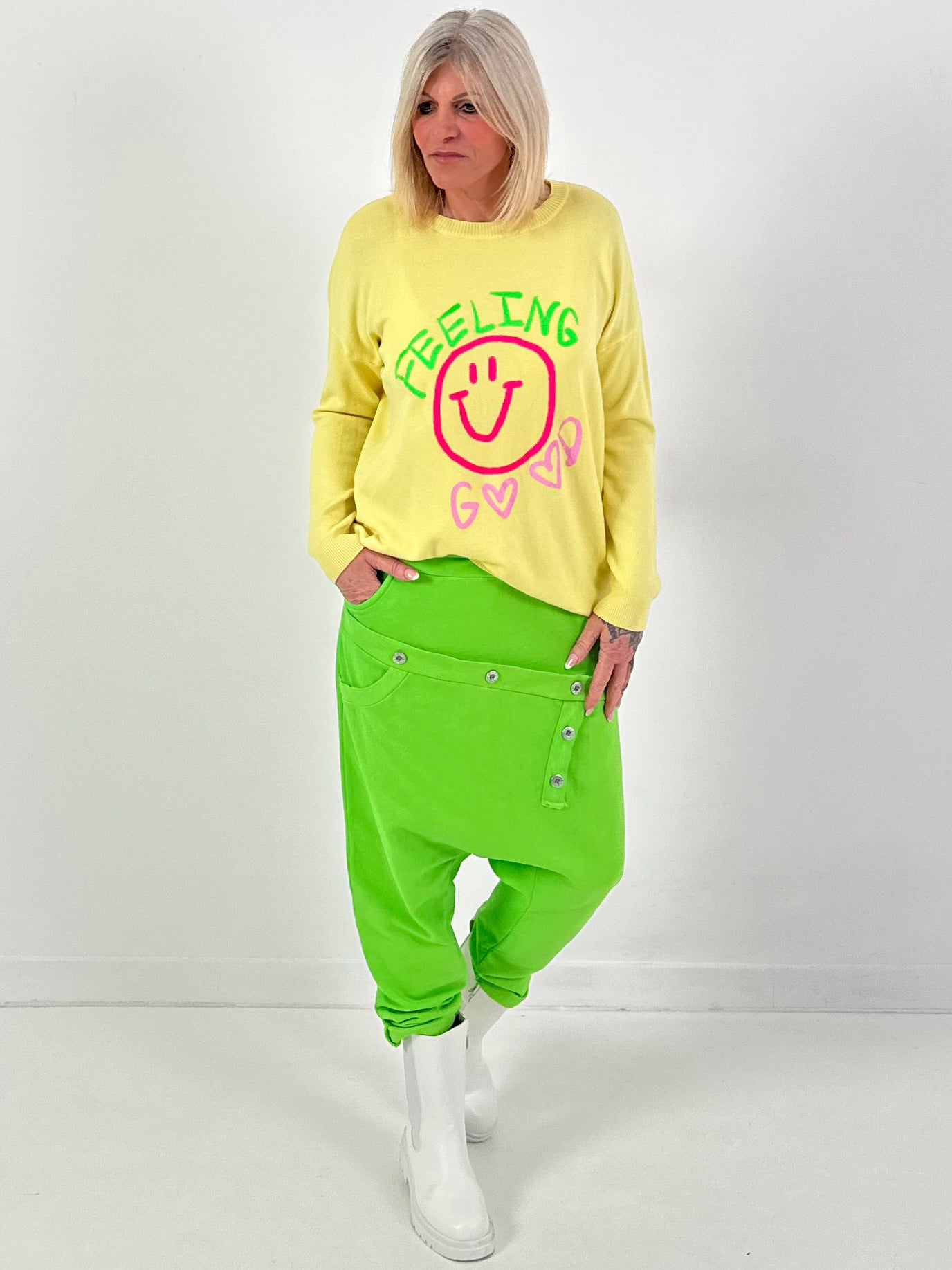 Strickpullover Modell "Feeling Good Vibes" - gelb