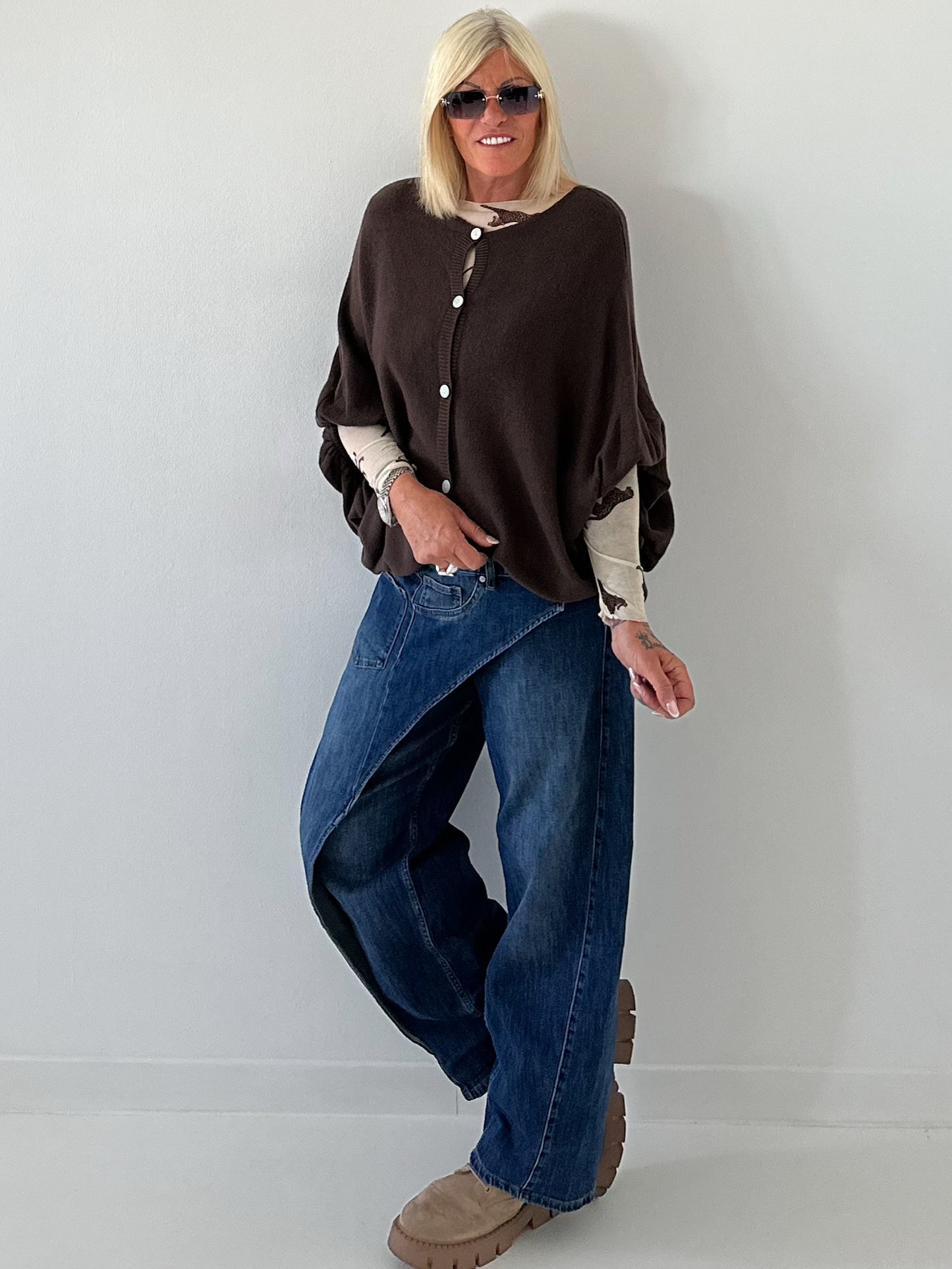 Oversized Strickjacke mit raffinierten Details - mokka