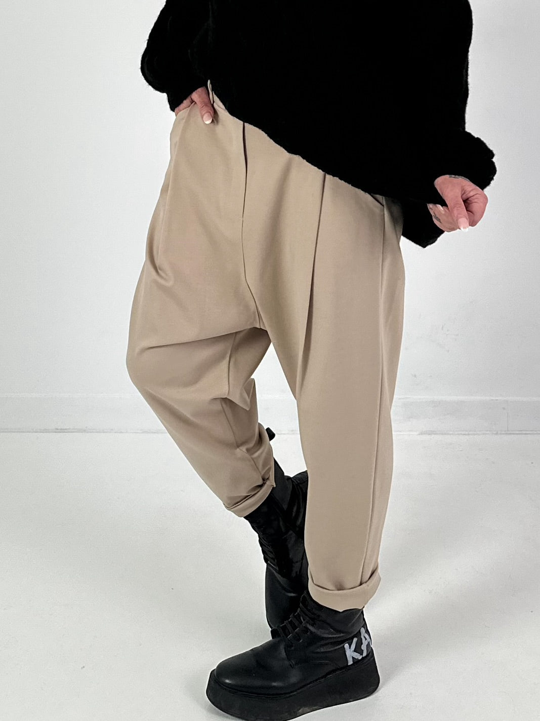 Baggy broek model "Effortless Ease" - licht camel