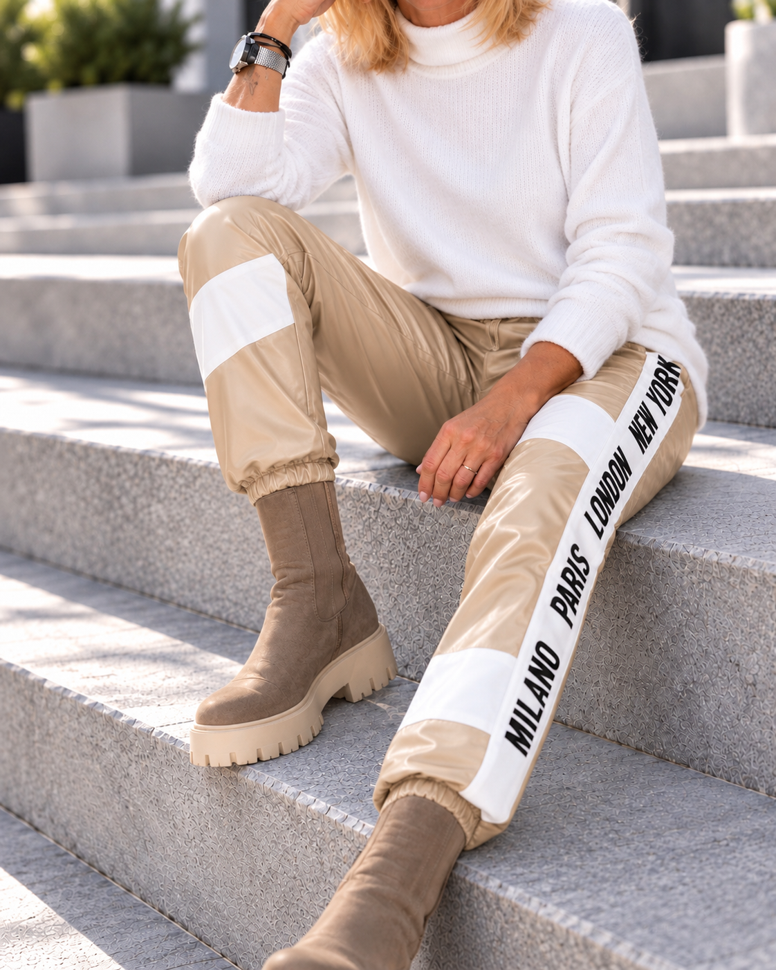 Hose im Materialmix City Statement - beige
