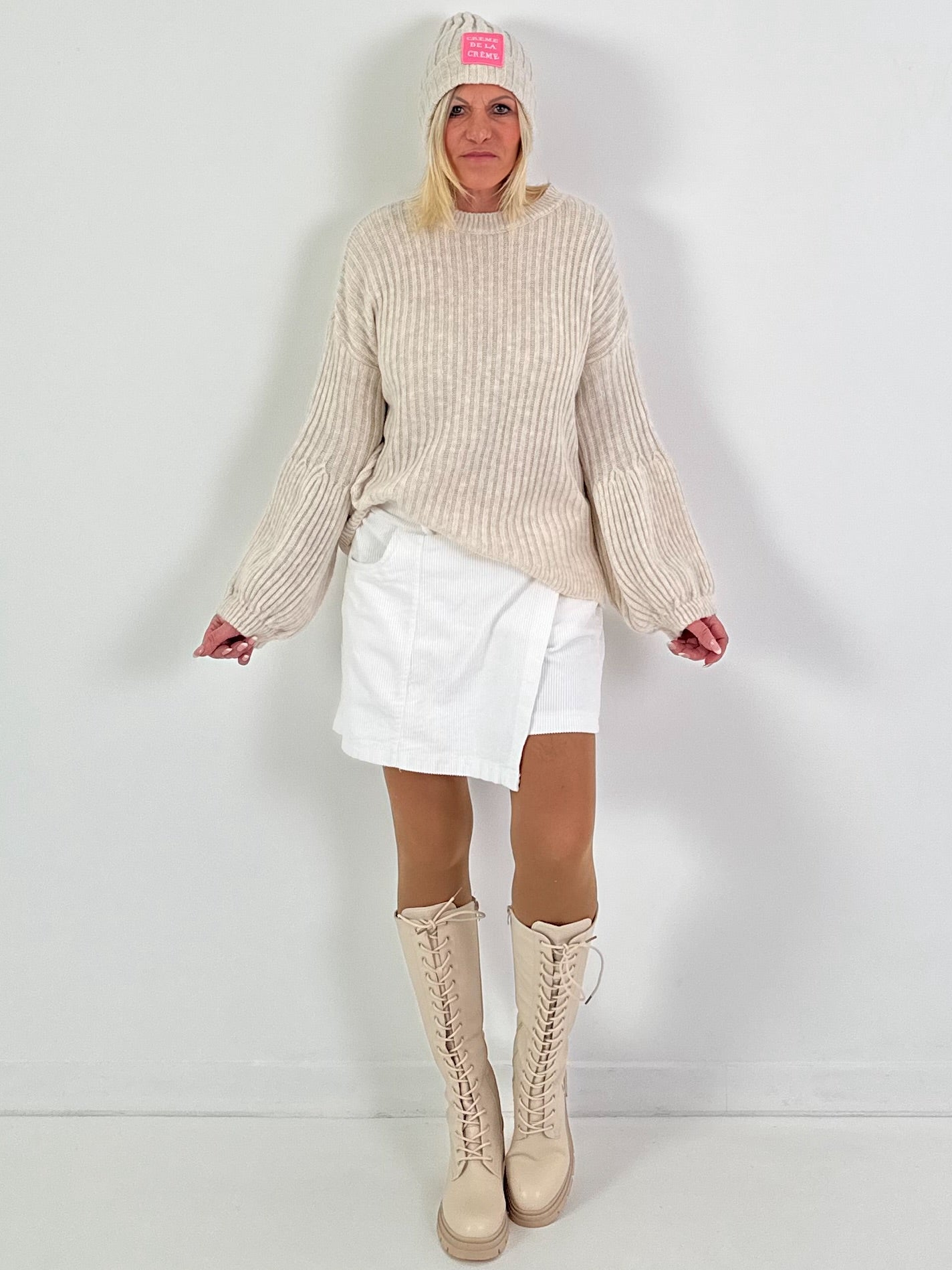 Pullover Modell "CloudSleeve" - beige