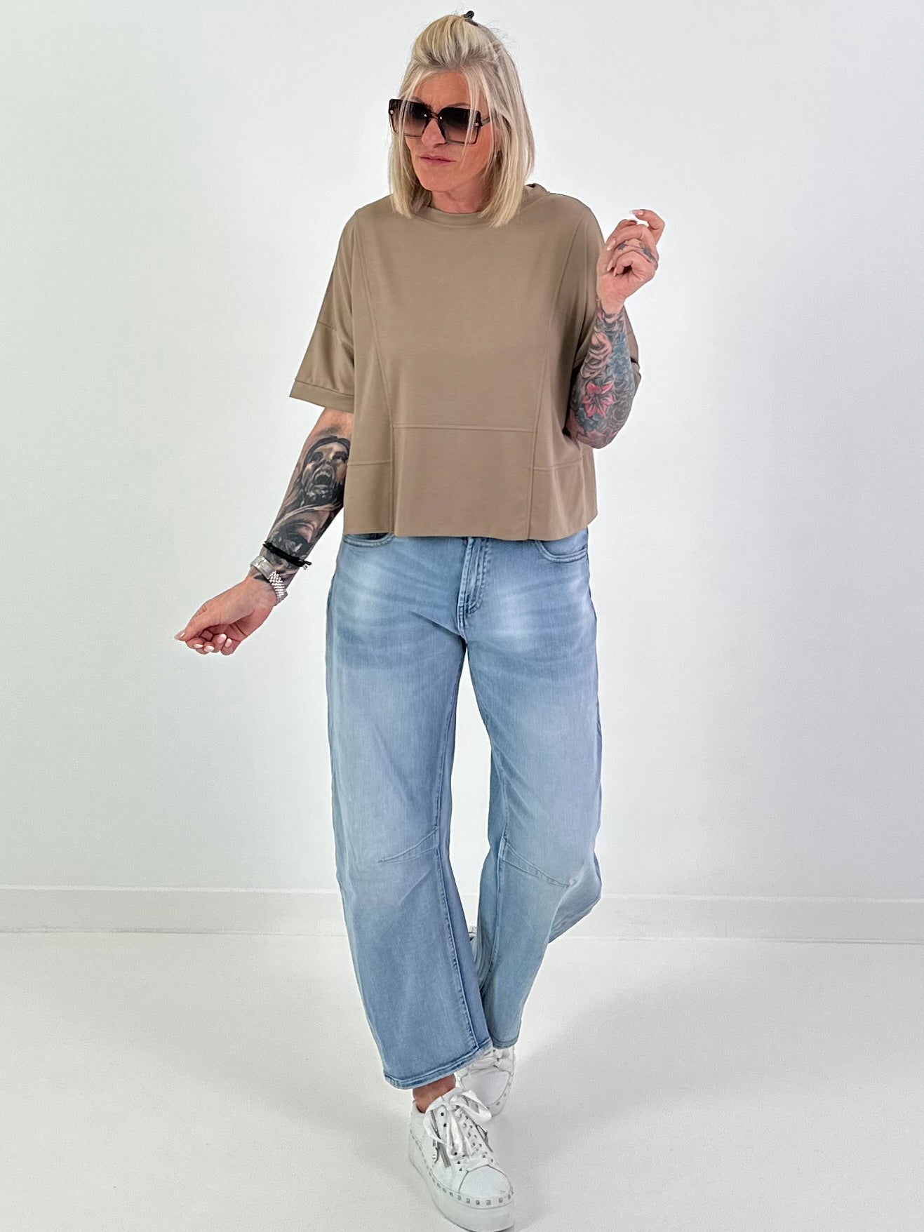 T-shirt with seam details - taupe