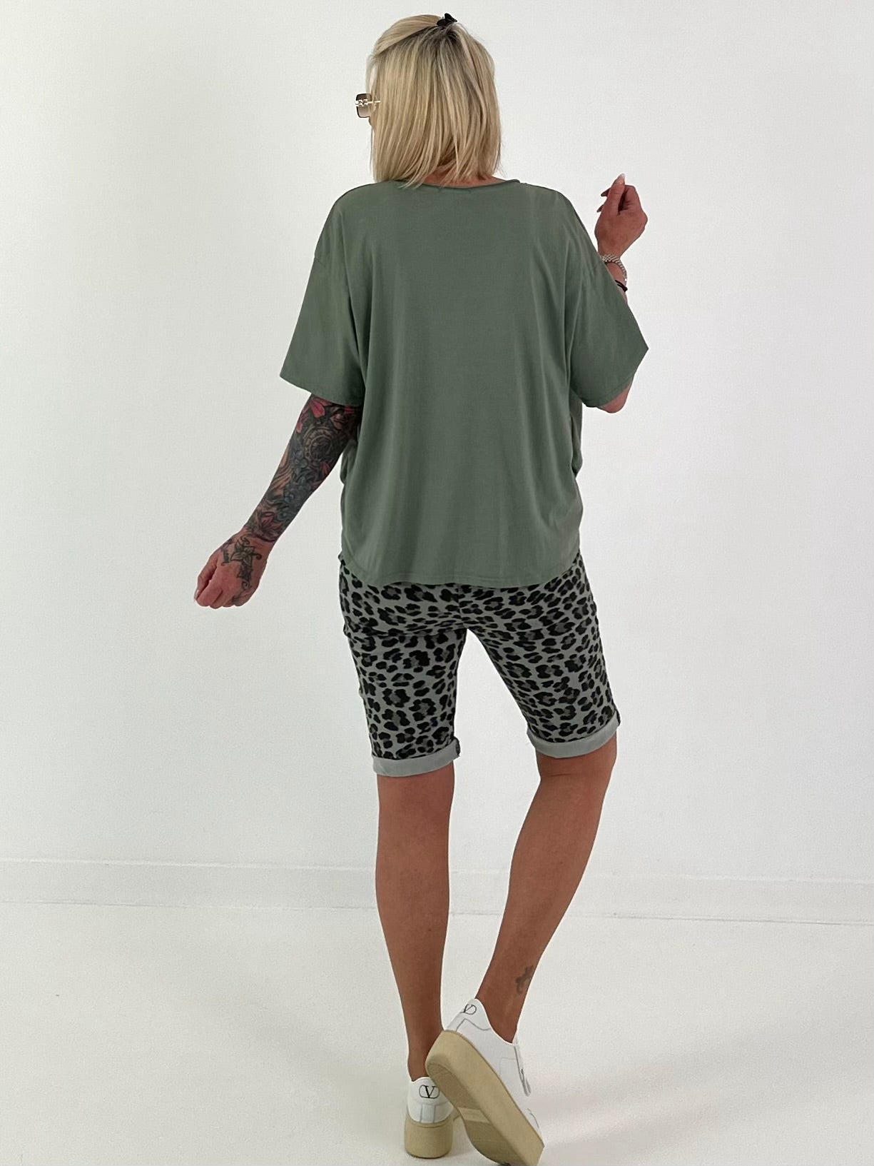 T-Shirt  mit gerafftem Saum - khaki