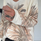 Pullover mit V-Ausschnitt und Botanical-Print - creme-taupe