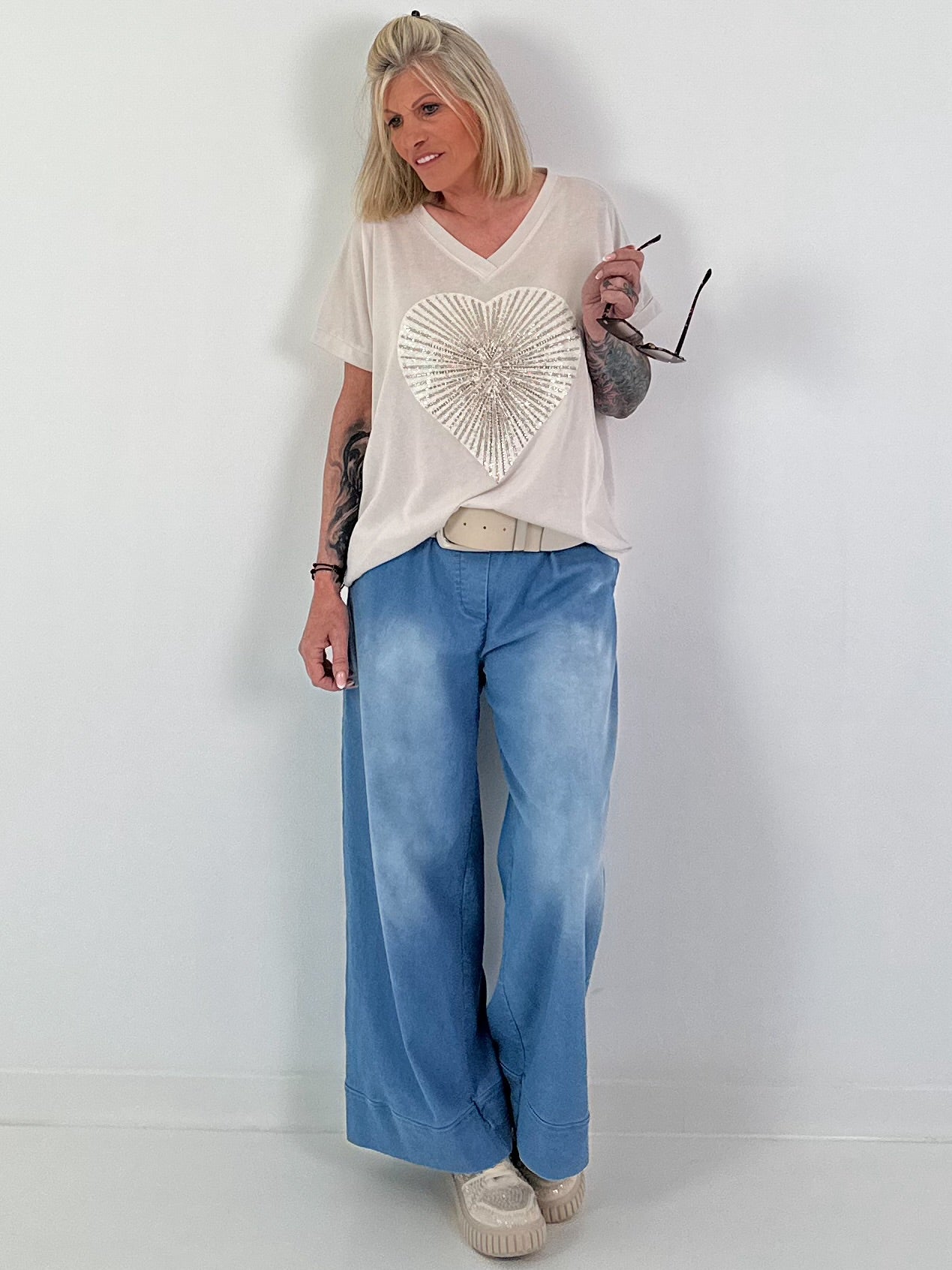 T-Shirt with Rhinestone Heart - beige