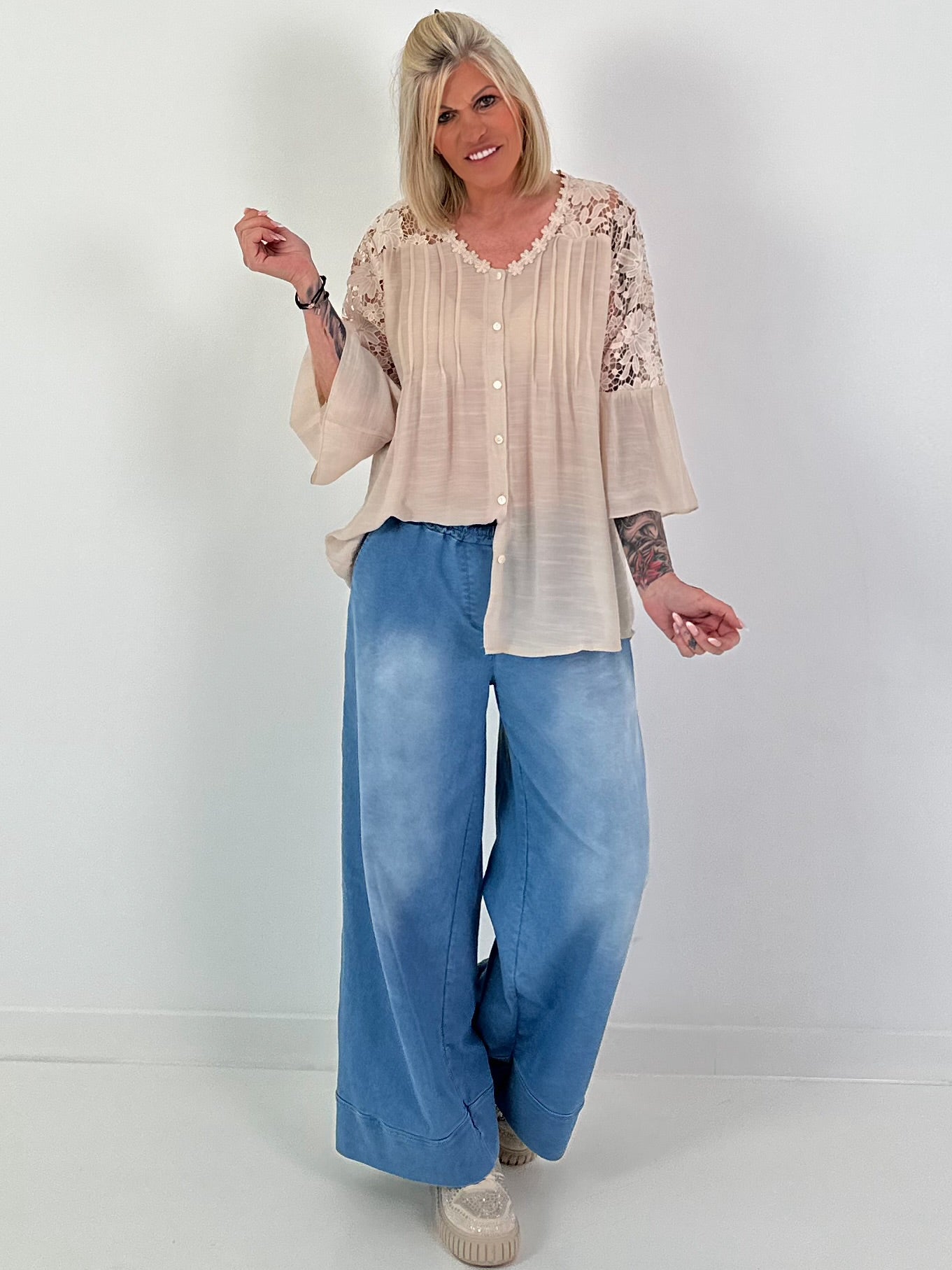 Bluse mit floralen Häkeleinsätzen - beige