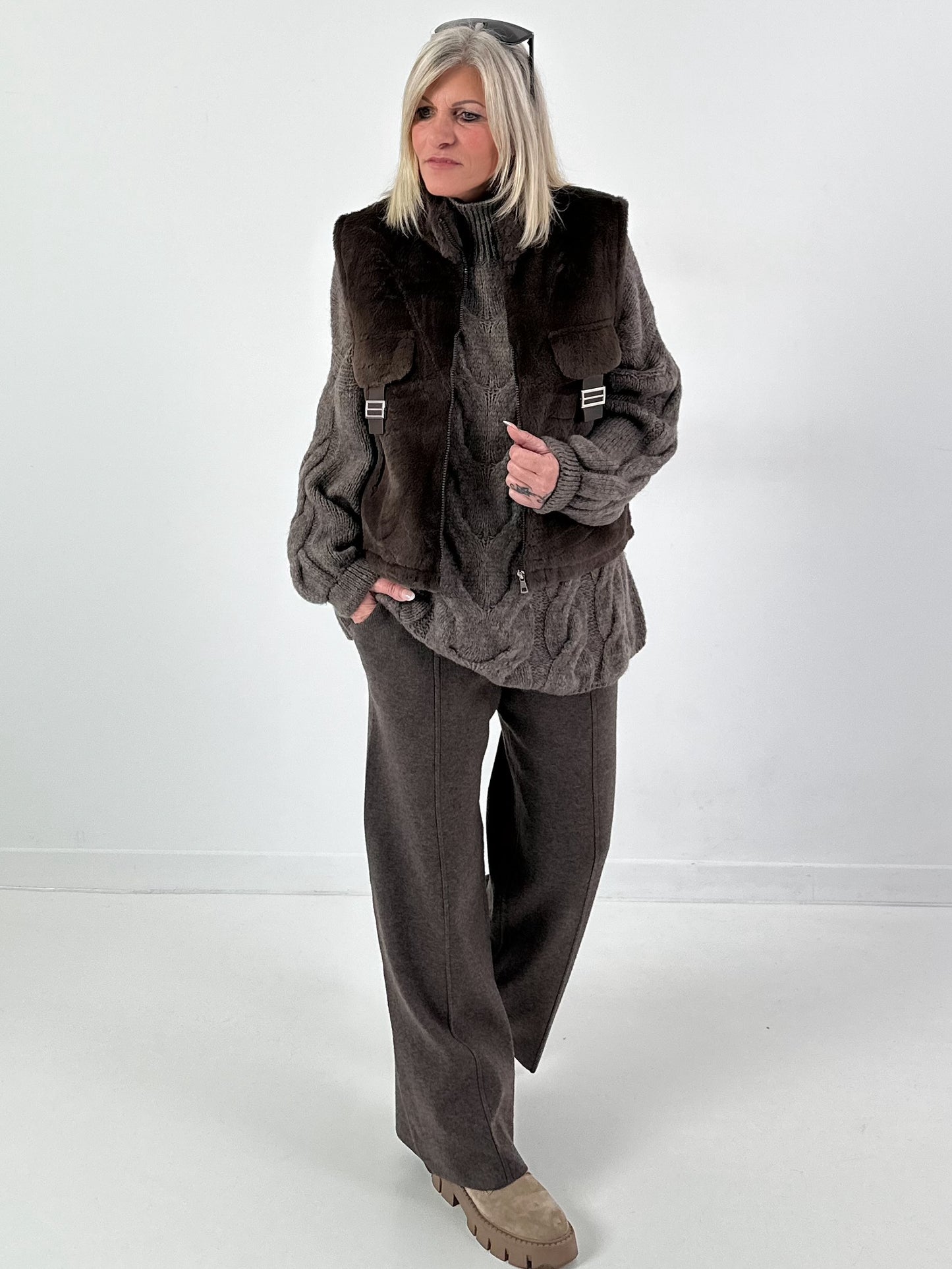 Fur vest model "Perfect Plush" - coffee