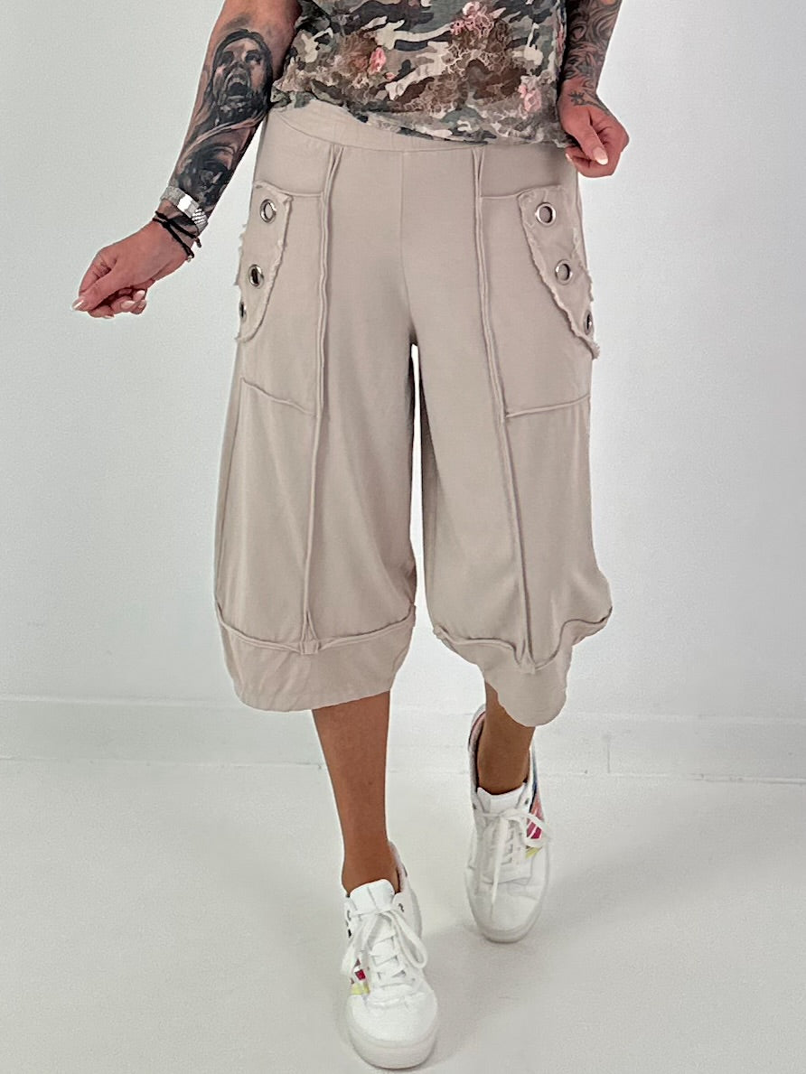 Casual sweatpants with eyelet details - beige