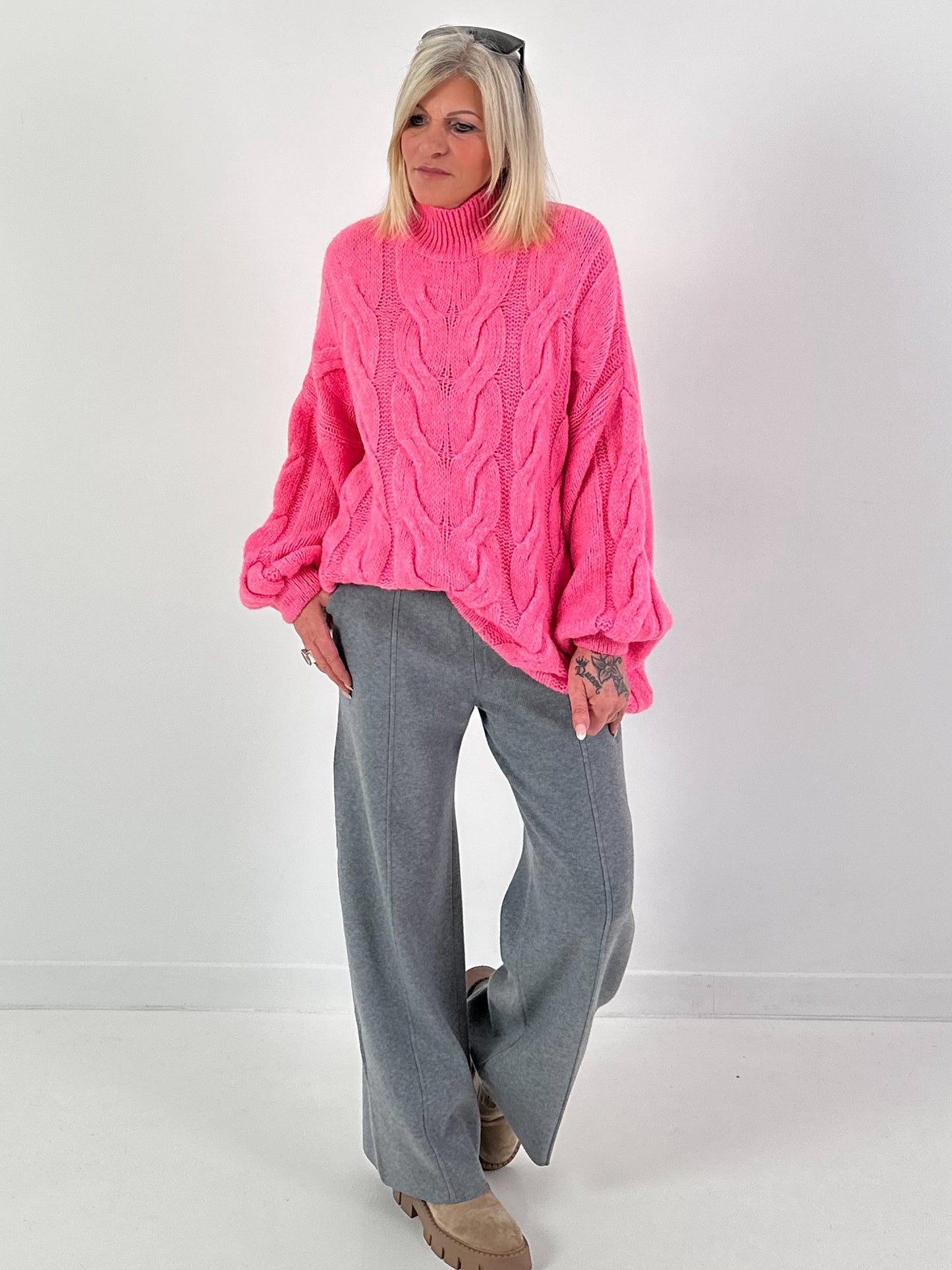 Lässiger Pullover mit Zopfmuster Modell "Pure Cable" - candy