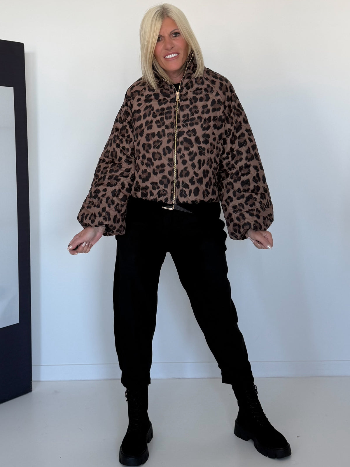 Puffy-Bomberjacke im Leo-Look - taupe-mehrfarbig