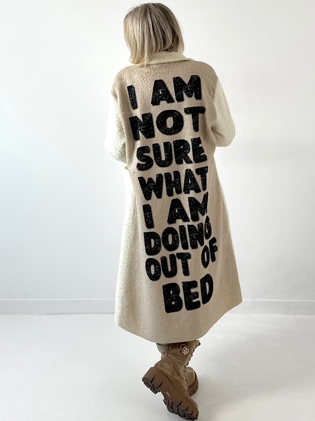 Boucléjas model “Wake up” - ecru-beige