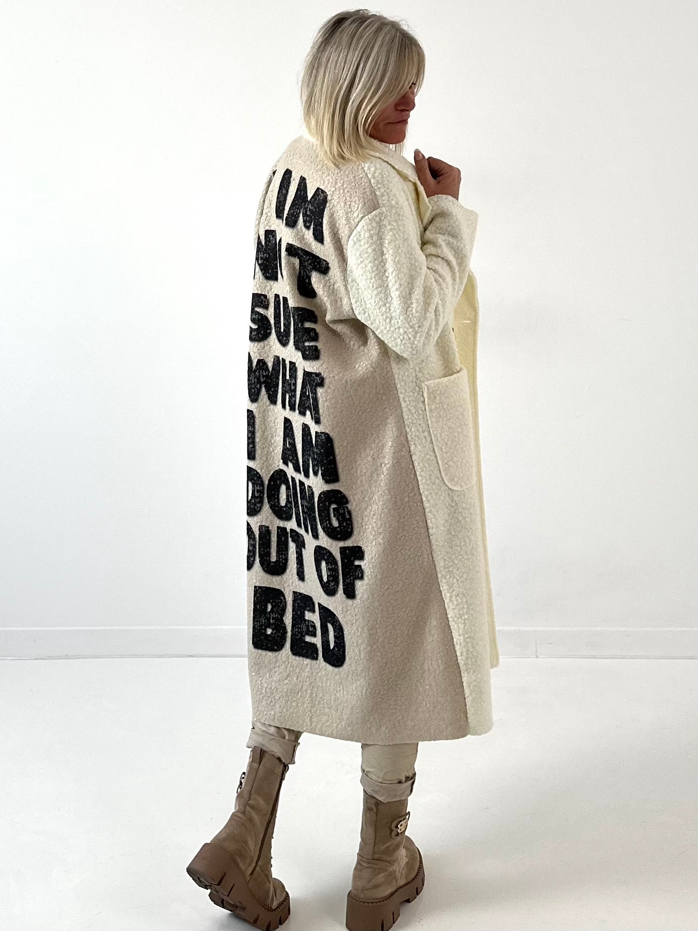 Boucléjas model “Wake up” - ecru-beige