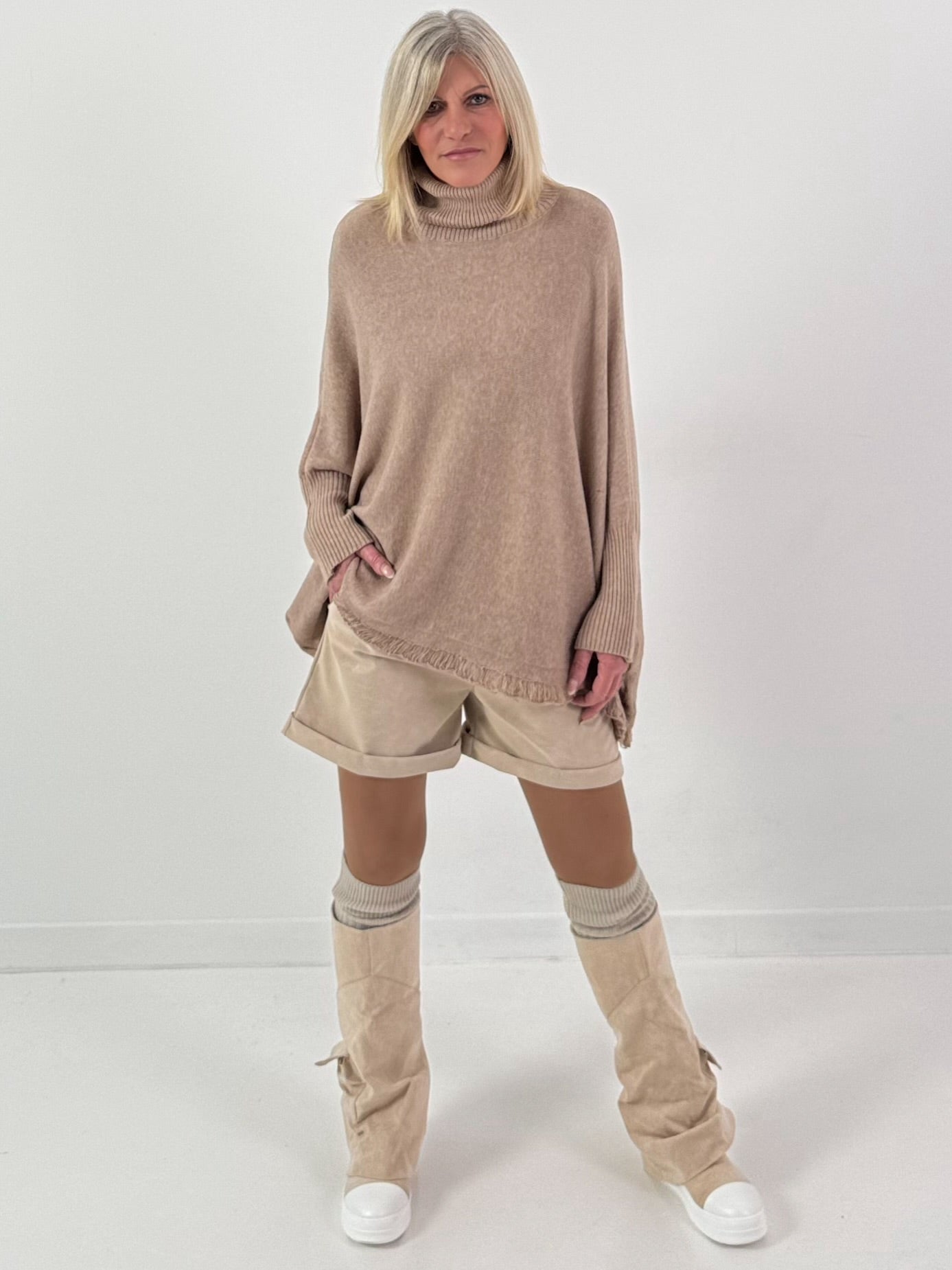 Oversized trui model “Relaxed Chic” - beige