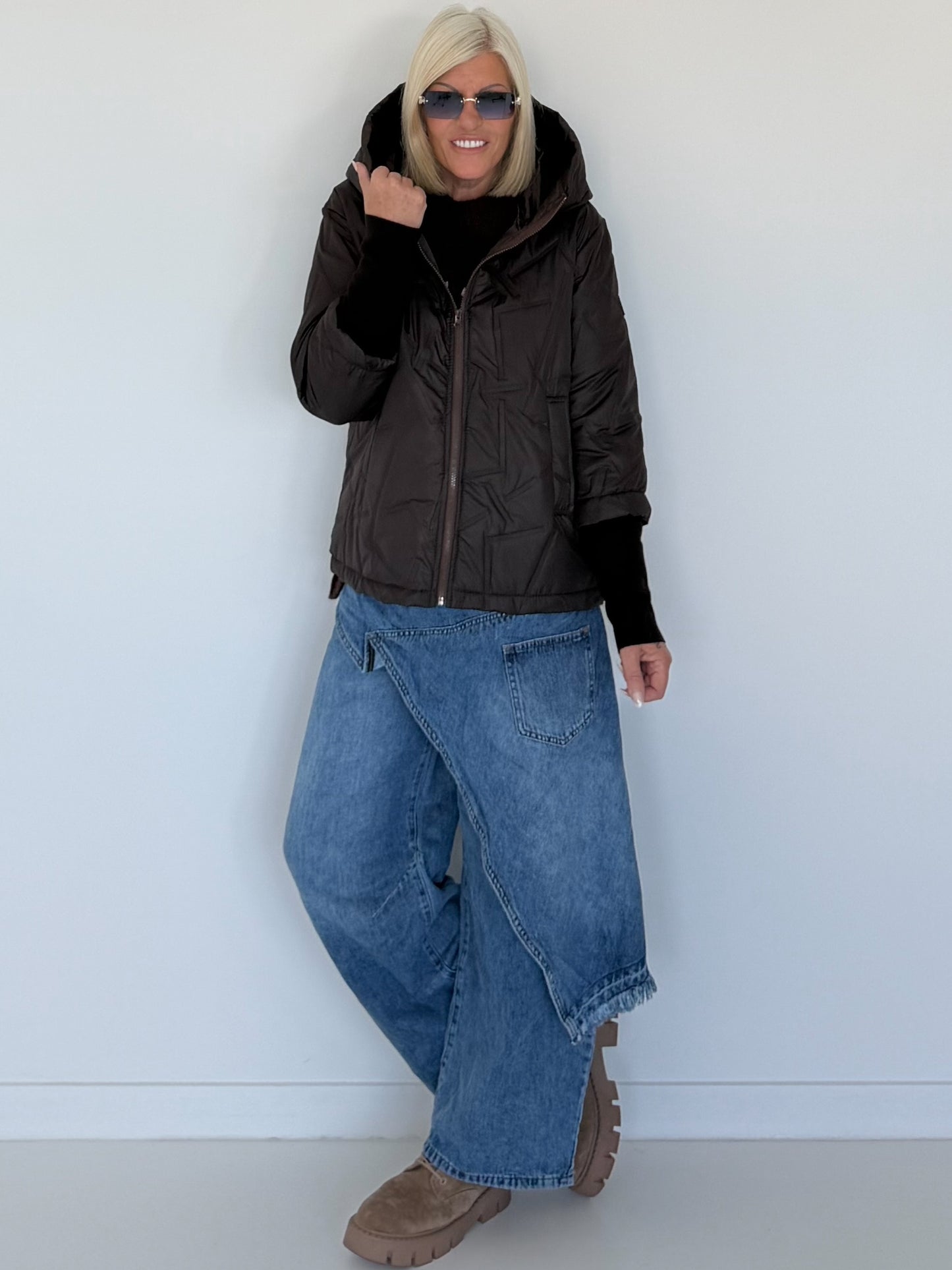 Jacke mit Strickarm und Kapuze - mokka
