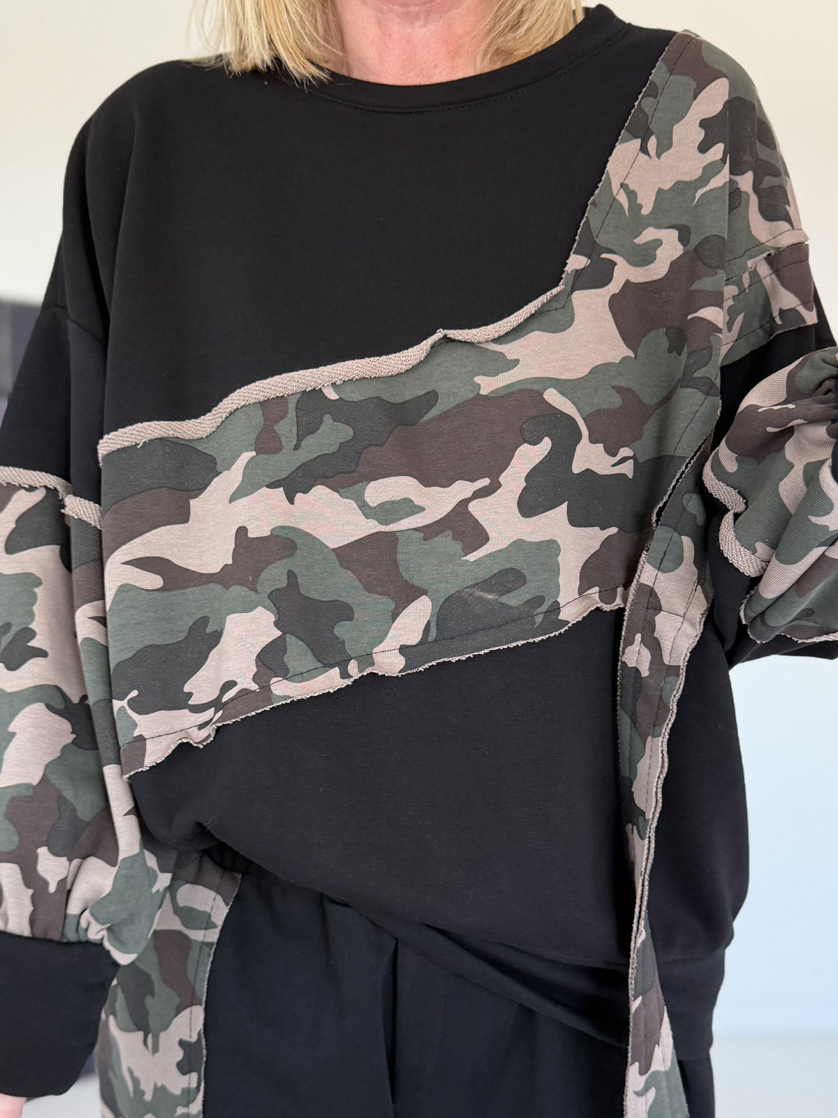 Zweiteiler mit Camouflage-Muster - schwarz-mehrfarbig