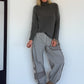 Hose mit City-Statement-Print - grau