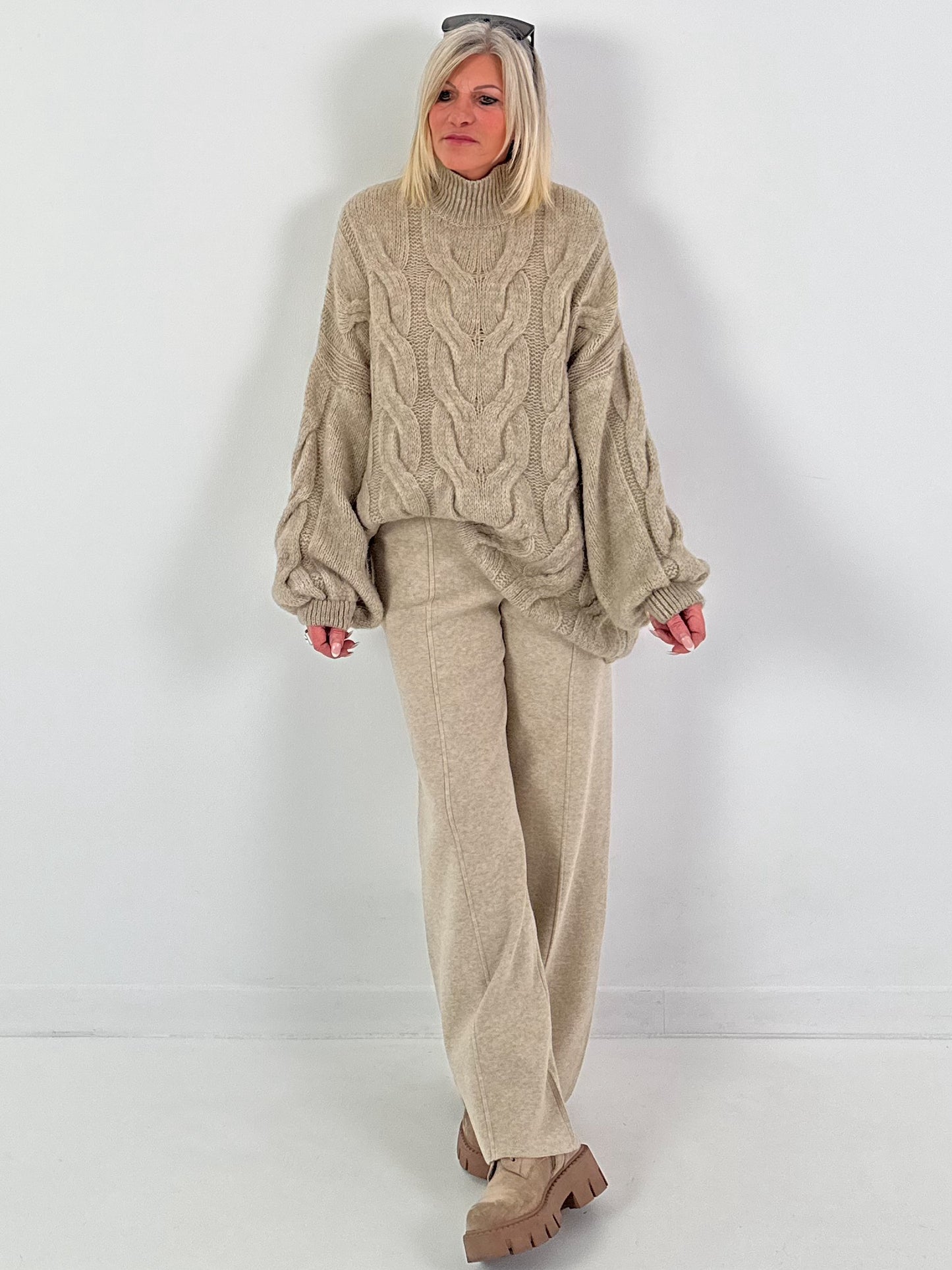 Lässiger Pullover mit Zopfmuster Modell "Pure Cable" - taupe