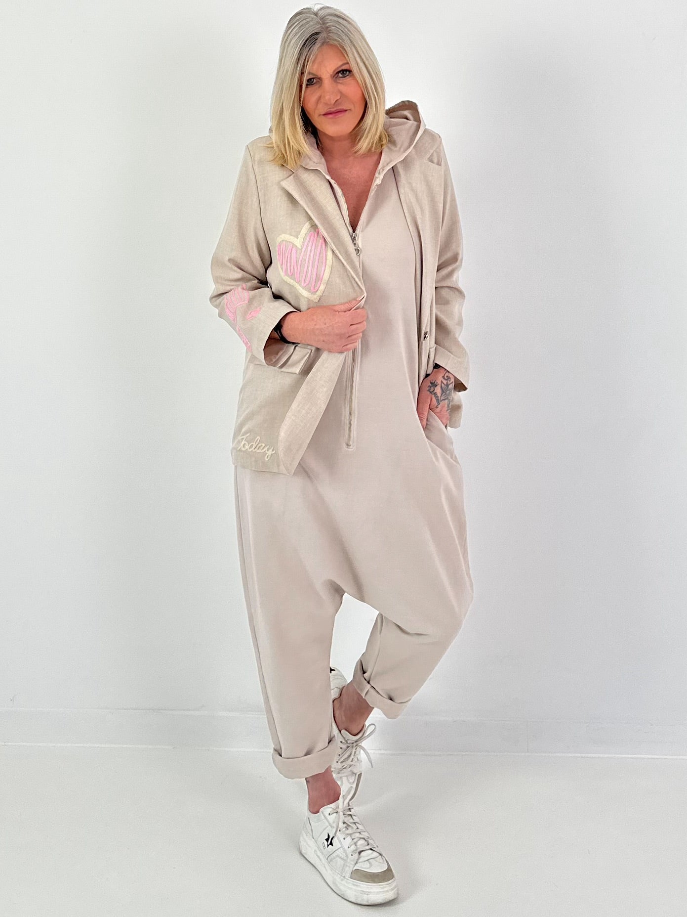 Blazer with embroidered heart - beige