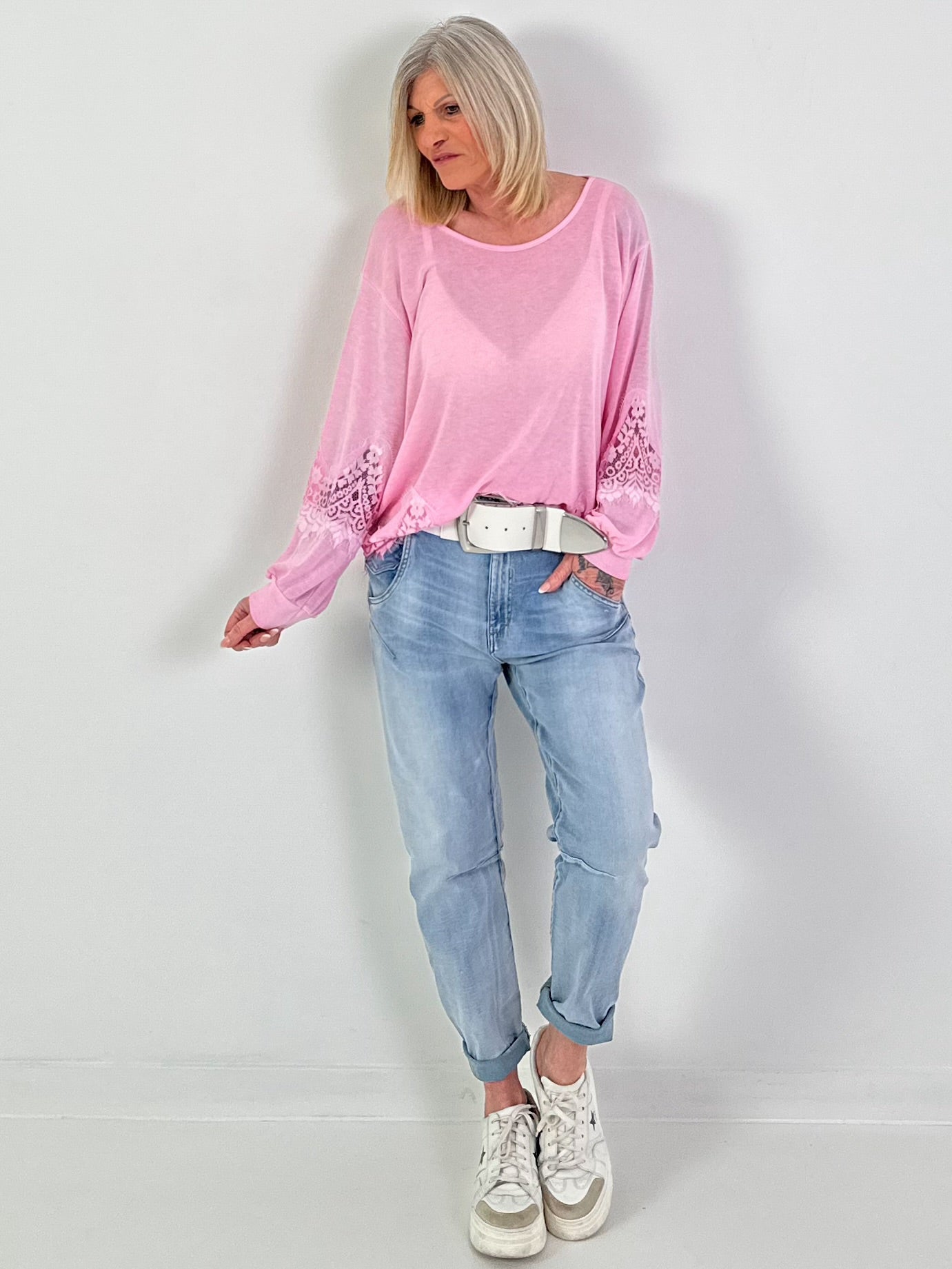 Pullover mit Spitzeneinsätzen - rosa