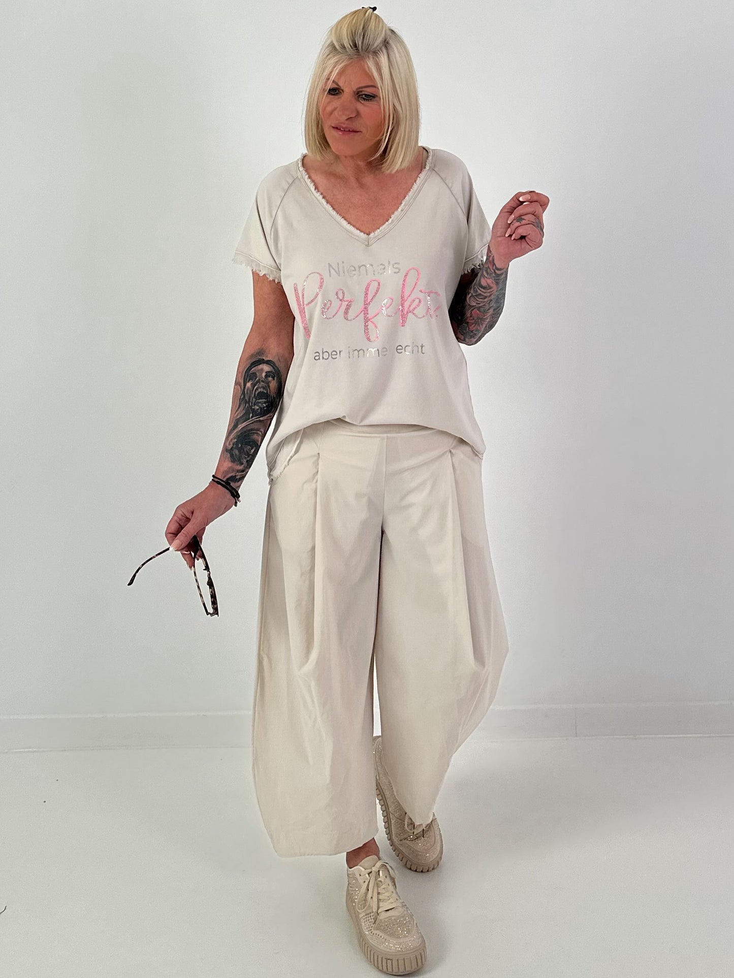 T-Shirt with statement print - beige