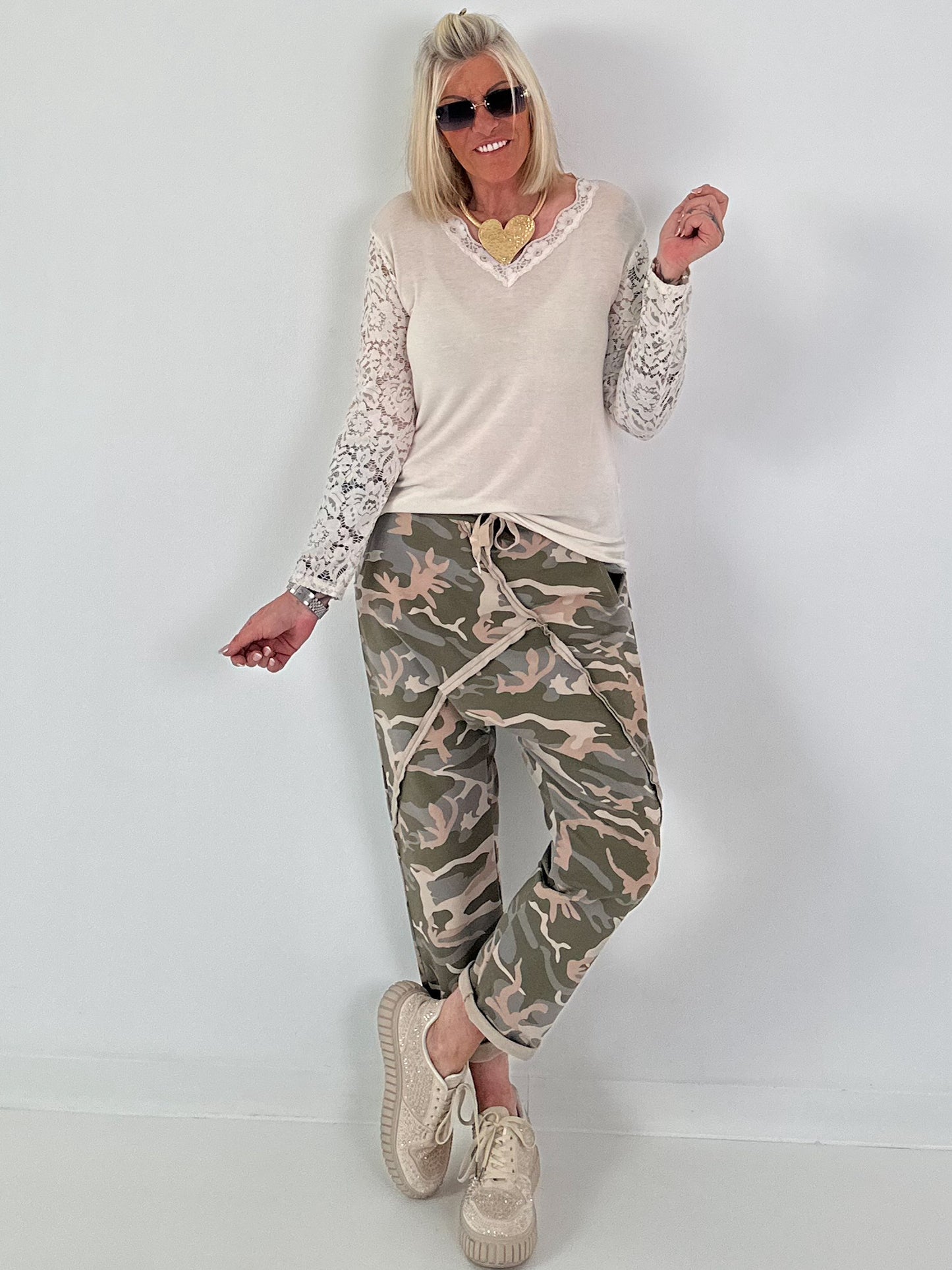 Shirt mit Spitzenarm - beige