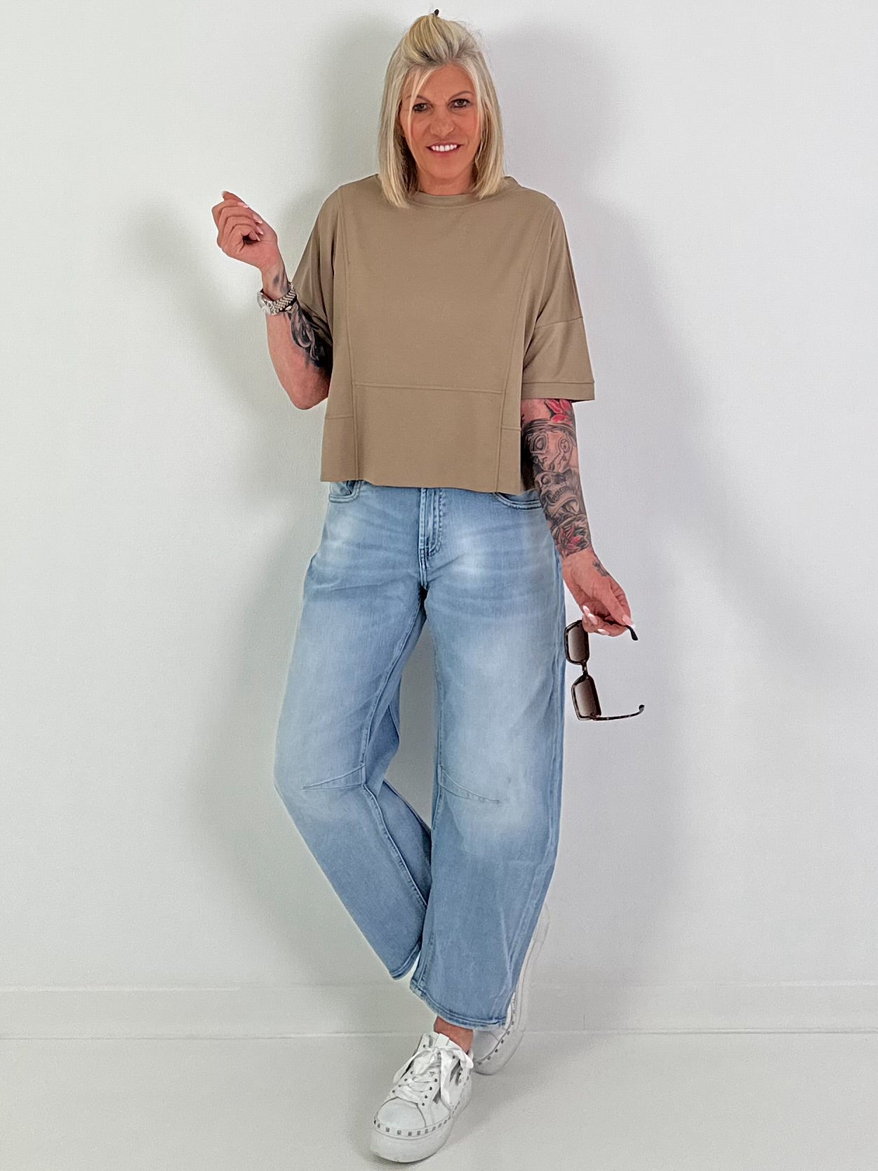T-shirt with seam details - taupe