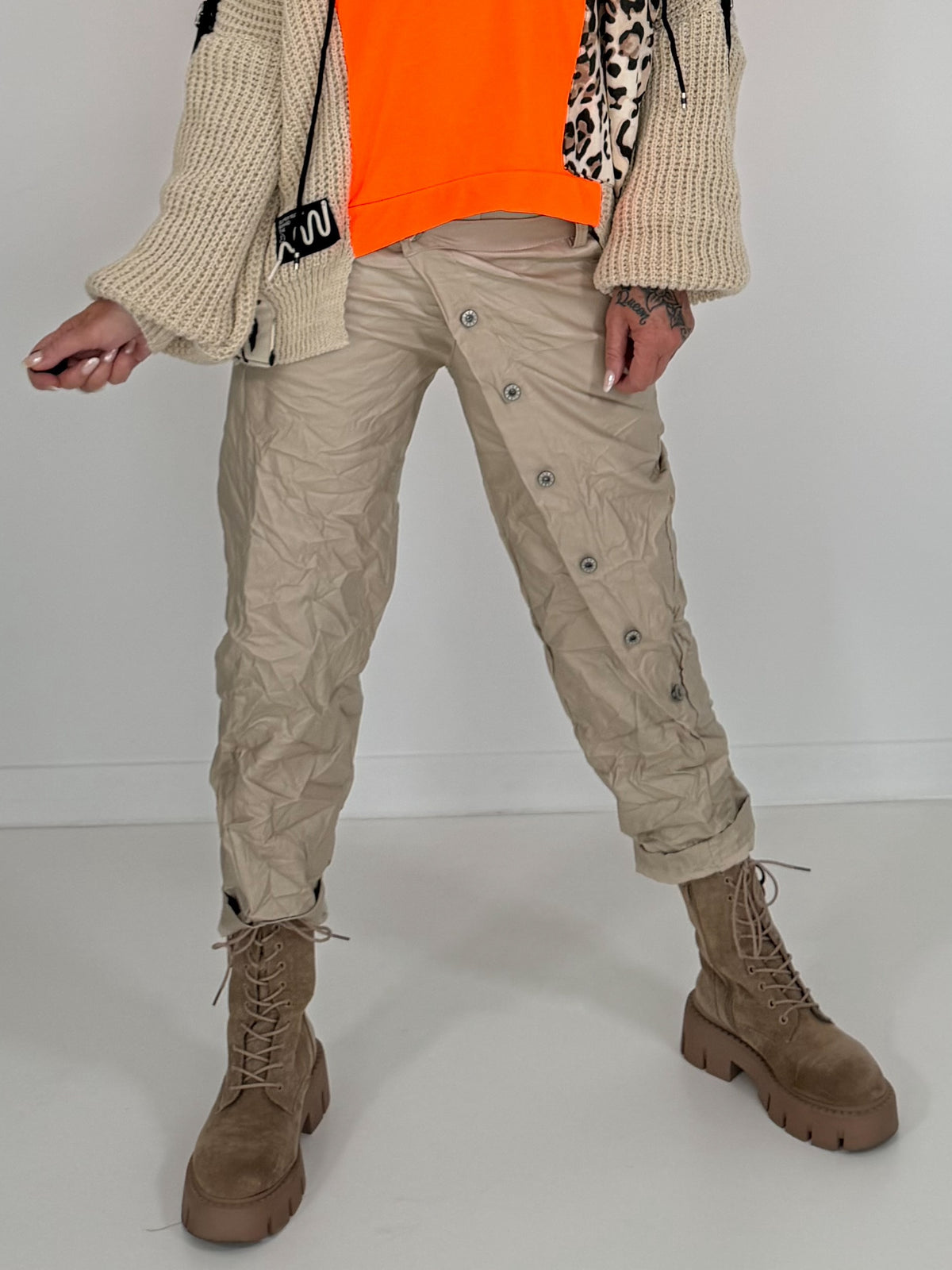 Vegane Lederhose Knopfleiste quer - beige