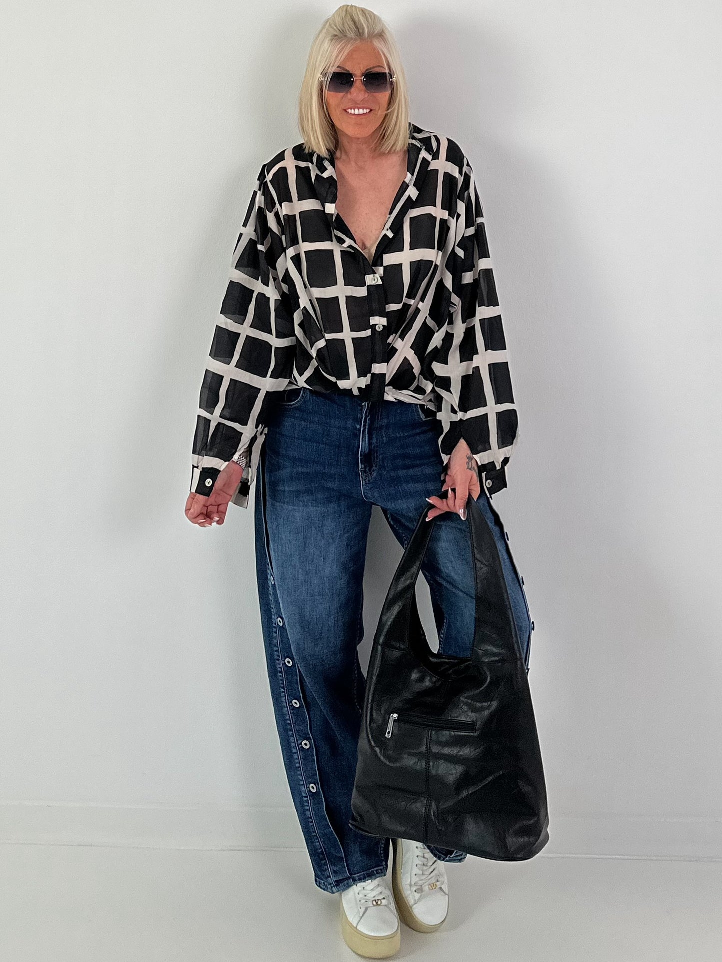 Lightweight blouse with graphic pattern - black - beige