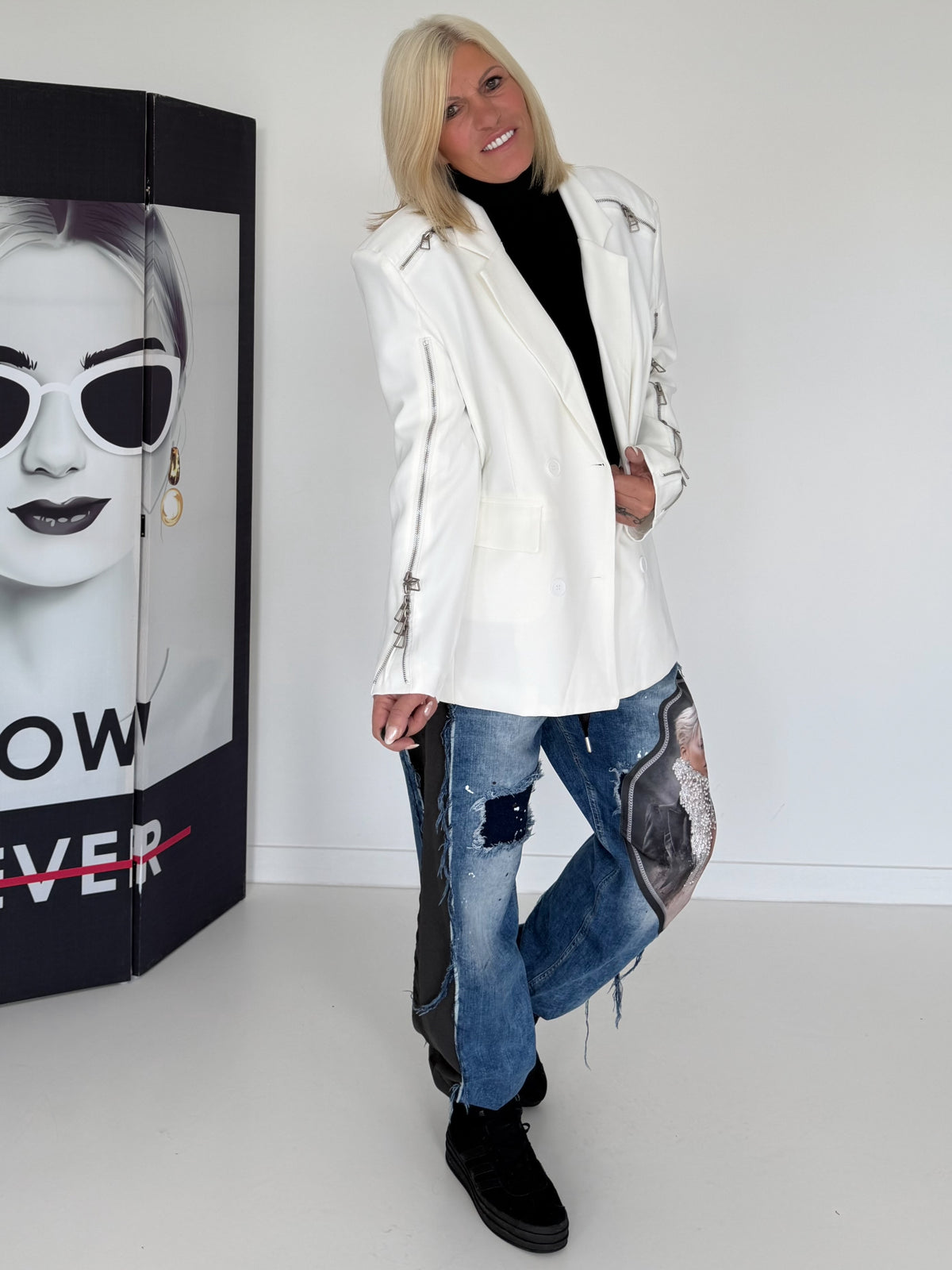 Stylischer Blazer mit Reißverschlüssen - weiss