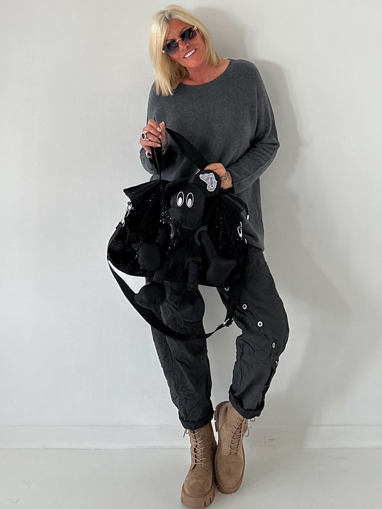 Canvas Tasche mit besonderen Details - denim used black