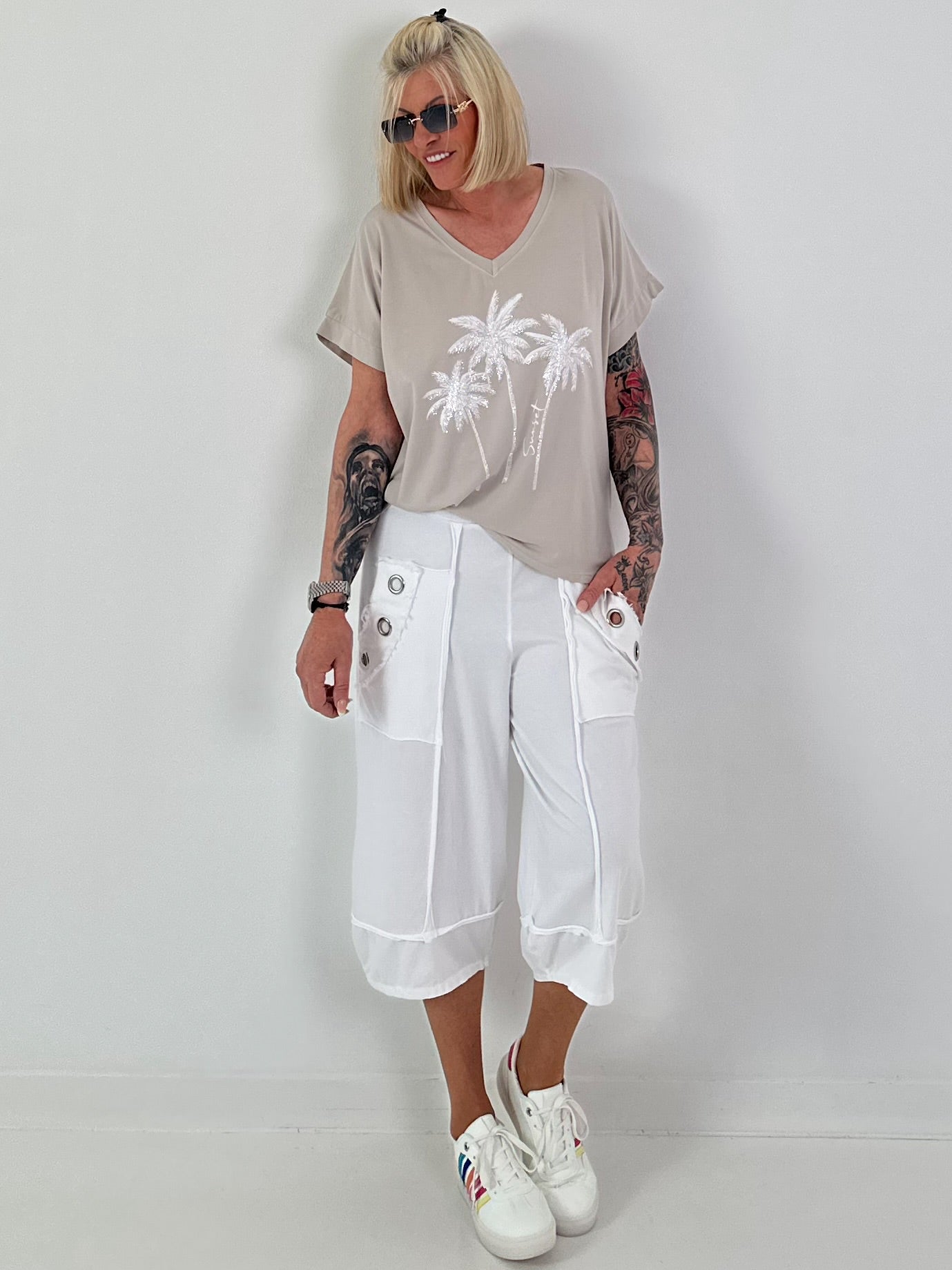 Casual sweatpants with eyelet details - white